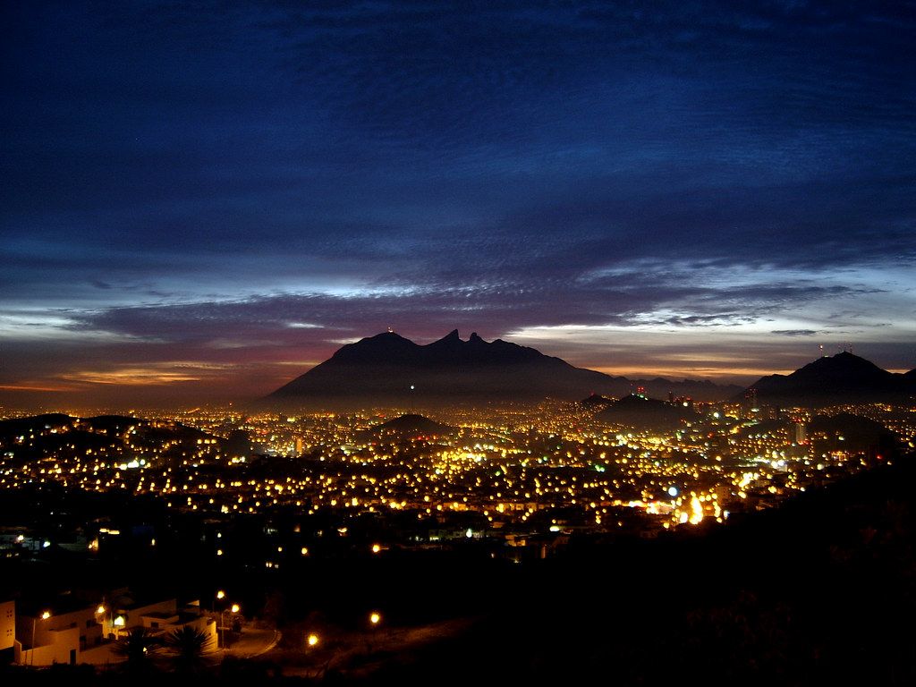1024x768 Cerro De La Silla Wallpaper
