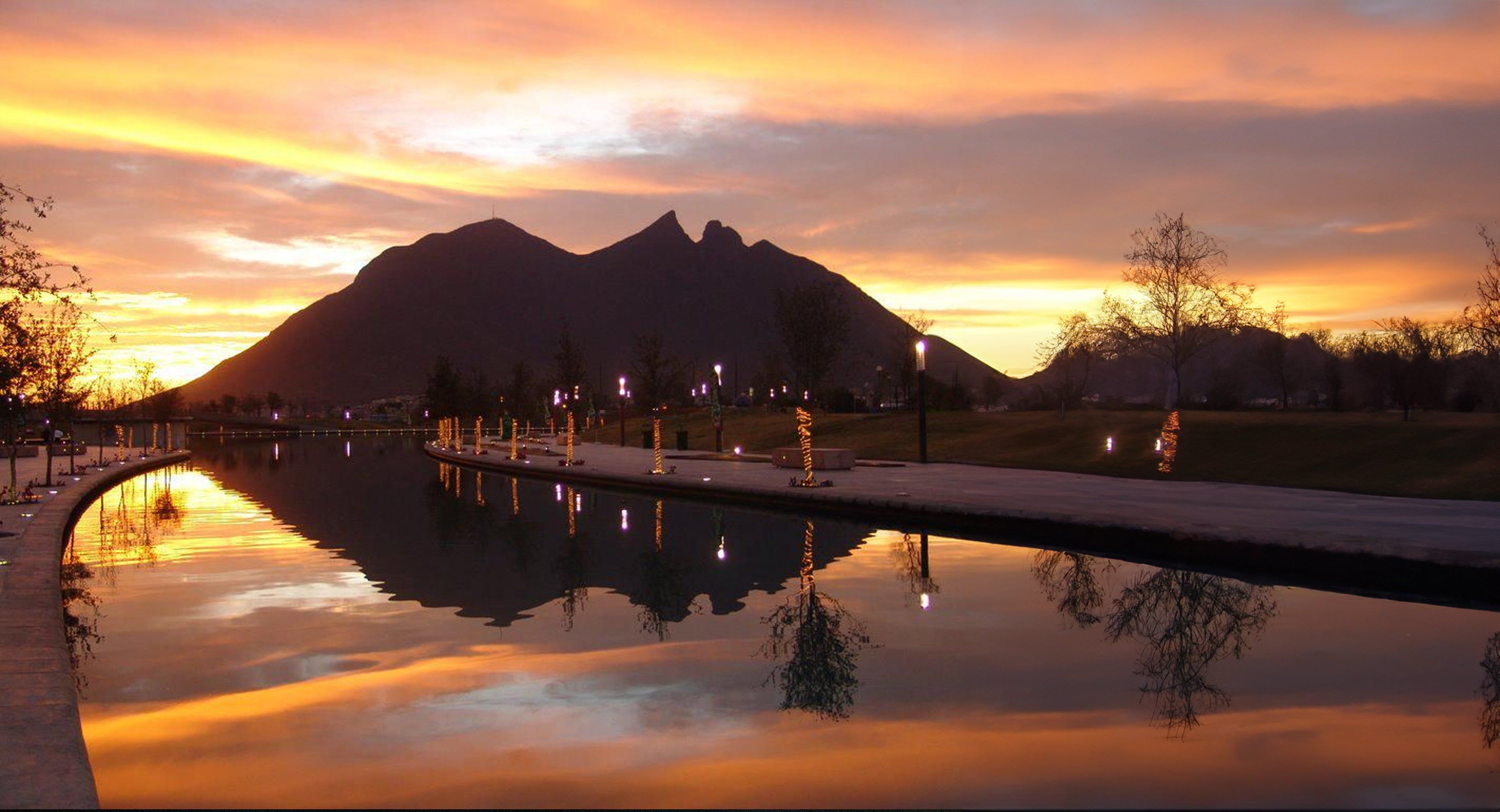 3840x2080 Monterrey International Airport