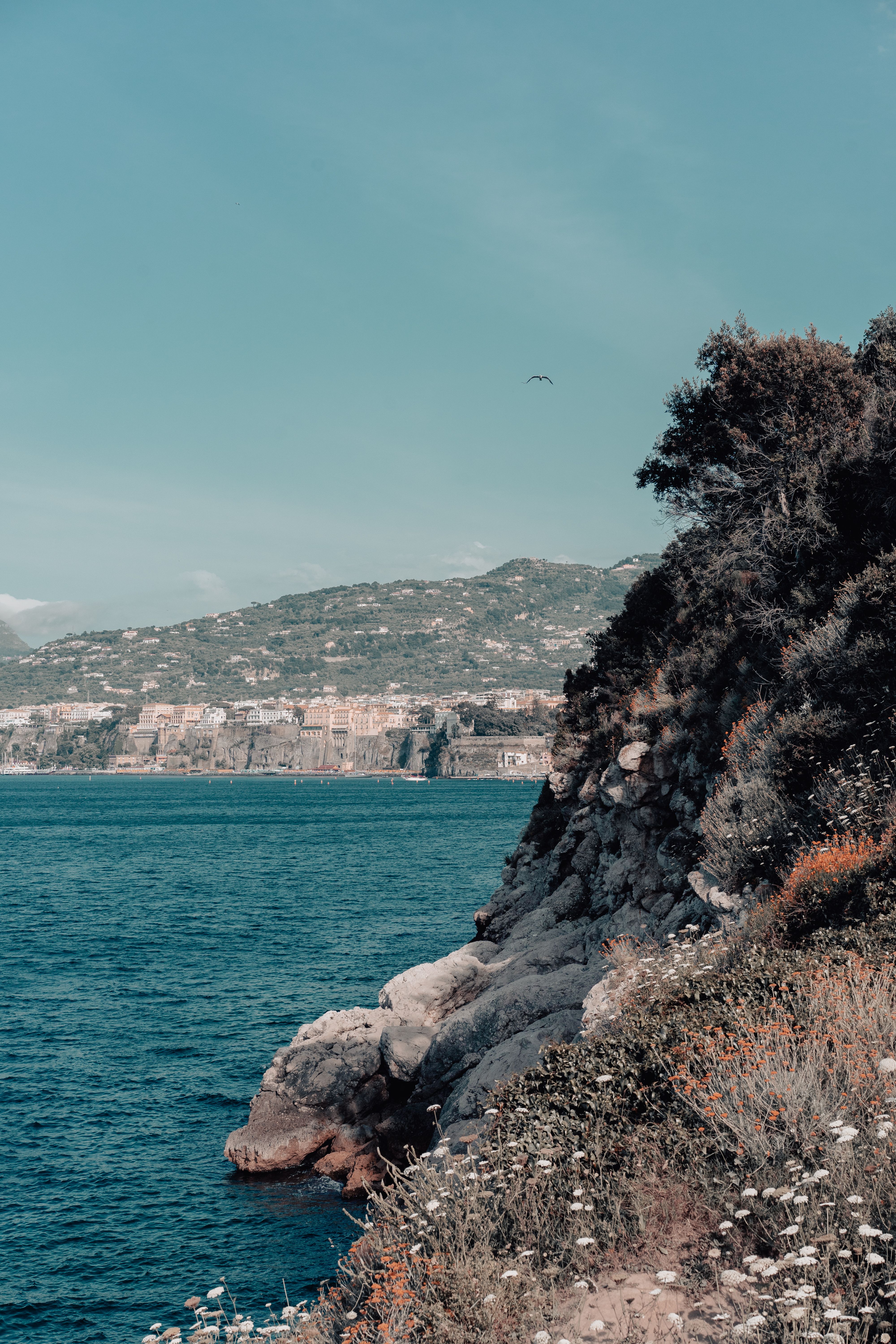 4000x6000 View of Cliffs of Sorrento in the Gulf of Naples, Italy · Free