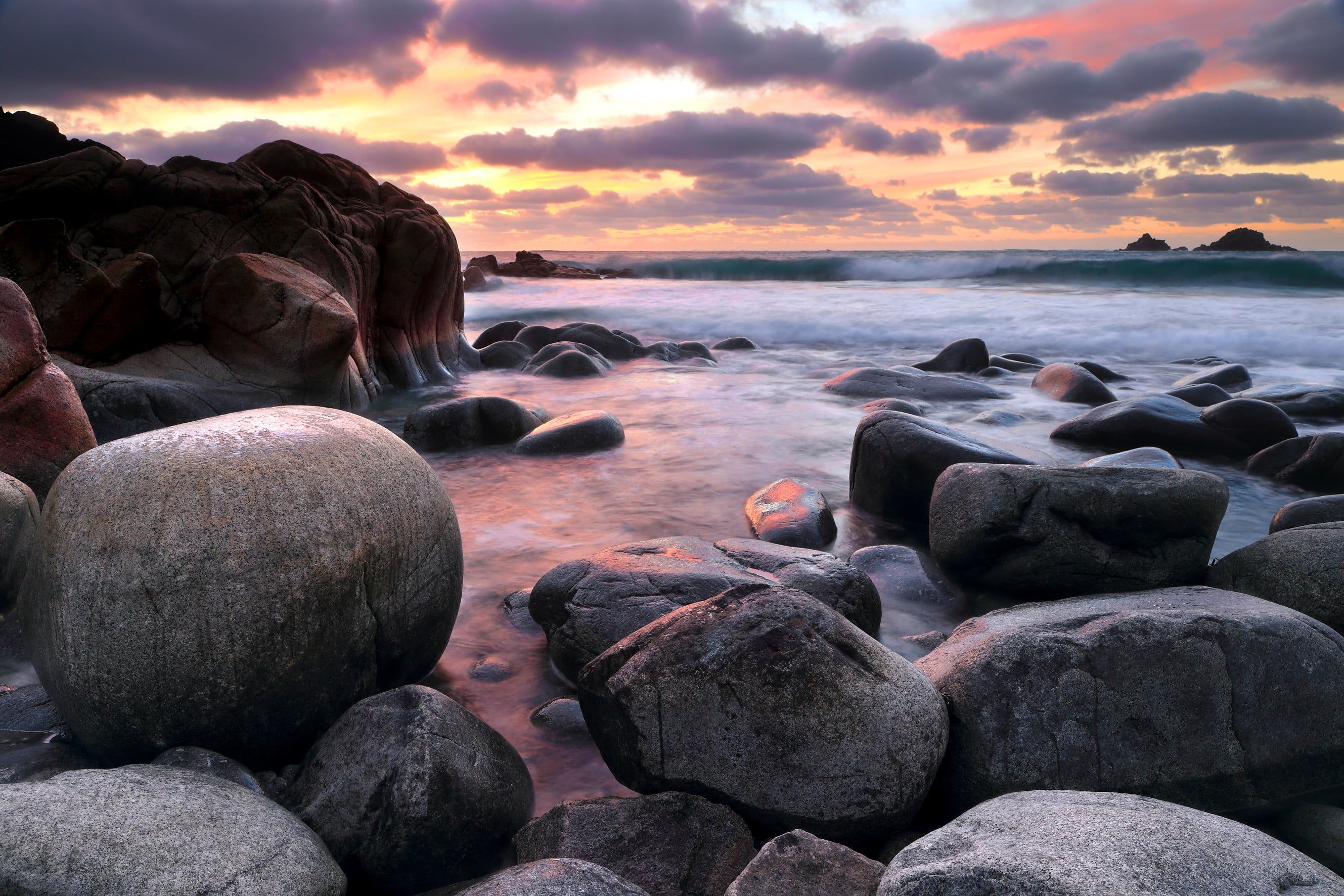2658x1772 Gray stone sea shore in sunset i HD wallpaper