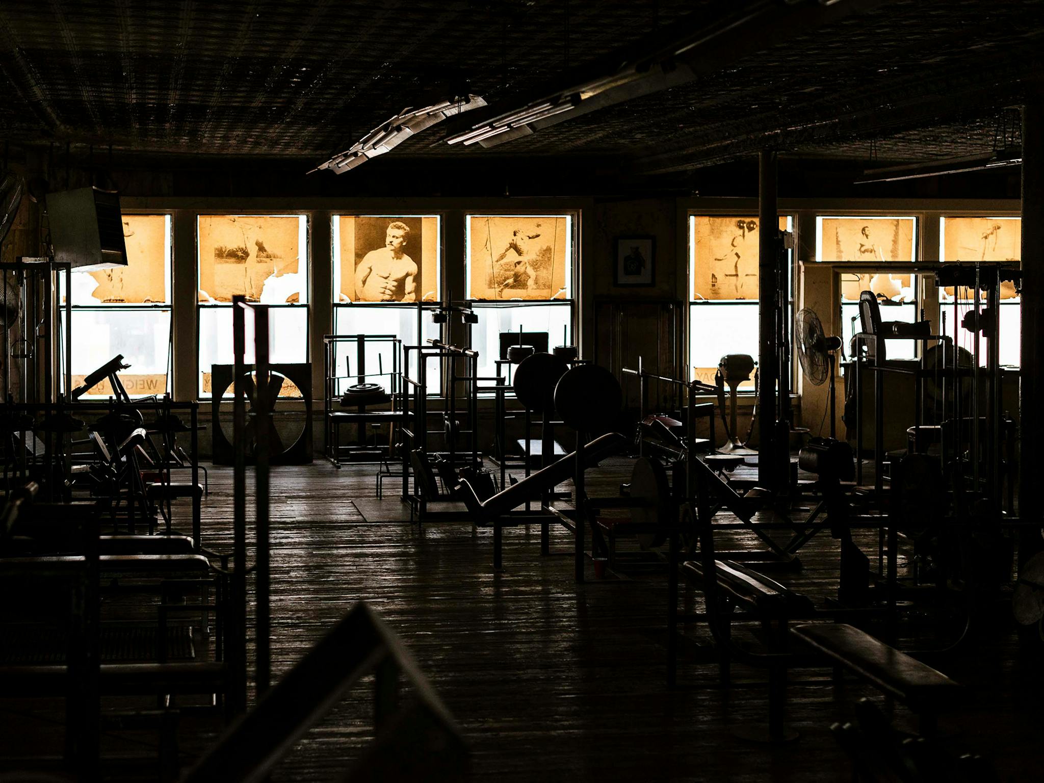 2048x1536 The Dallas Gym That Time Forgot