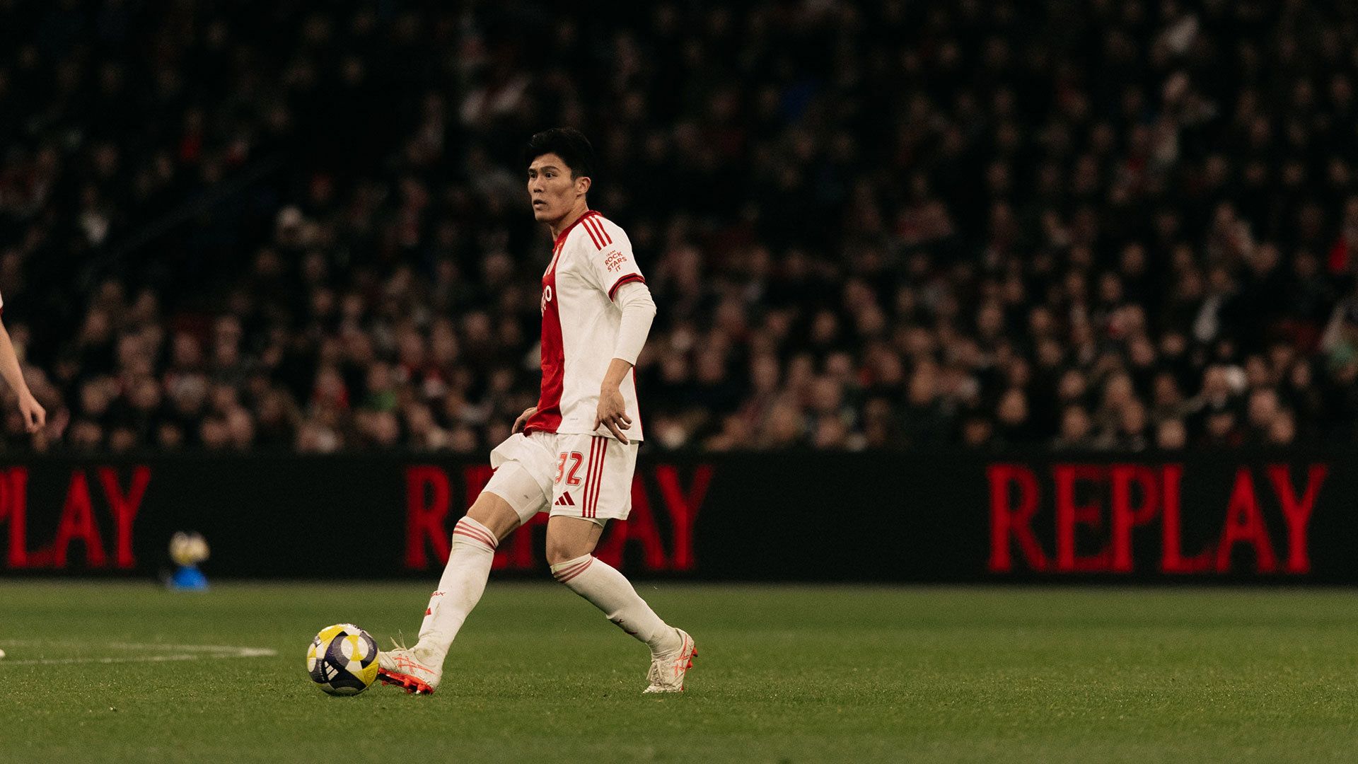 1920x1080 Ajax Insights: first starting spot for Tomiyasu a success story
