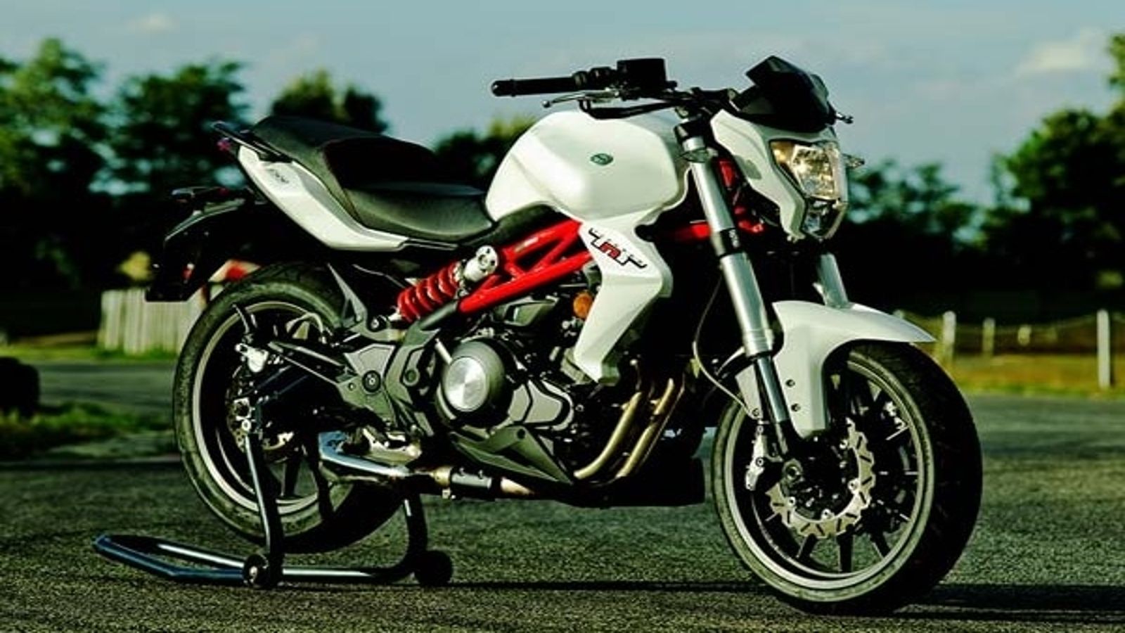 1600x900 Benelli TNT 300 Image and TNT 300 Latest Photo