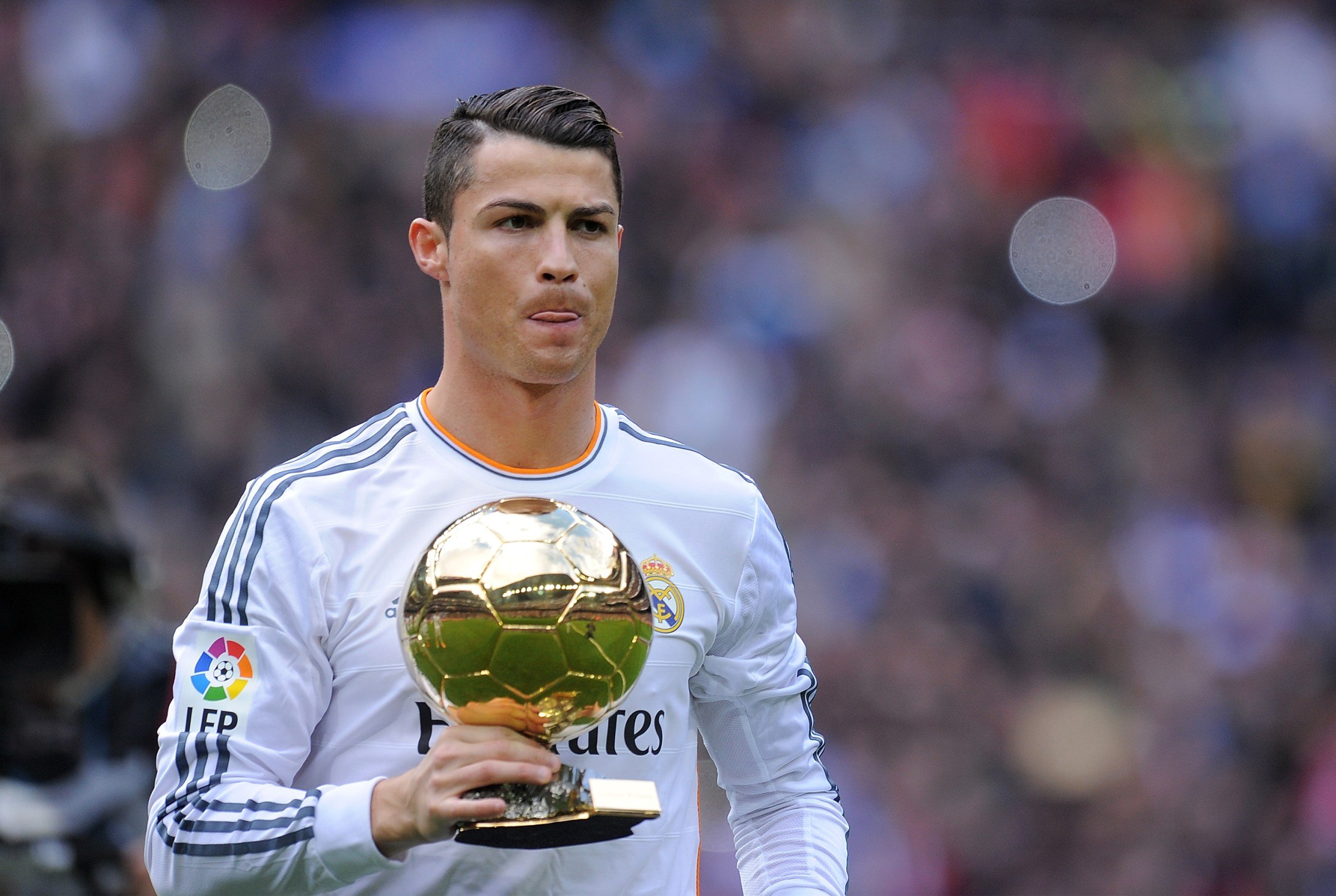 2400x1610 Ballon d'Or 2014: Cristiano Ronaldo set to conquer second straight golden ball