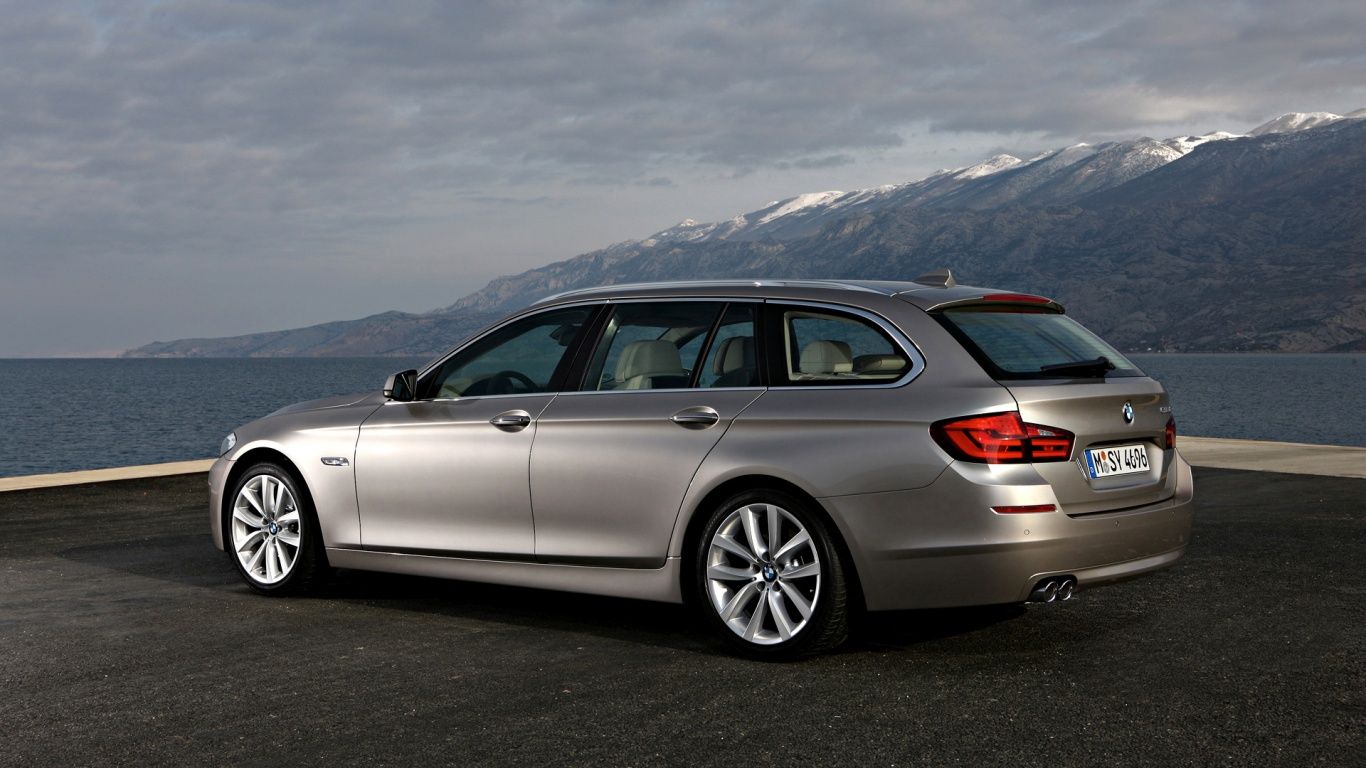 1366x768 BMW 5 Series Touring 520D In Milano Beige Landscape 4K UHD Wallpaper for UltraHD Desktop and TV : Widescreen and UltraWide Display : Smartphone and Tablet Devices