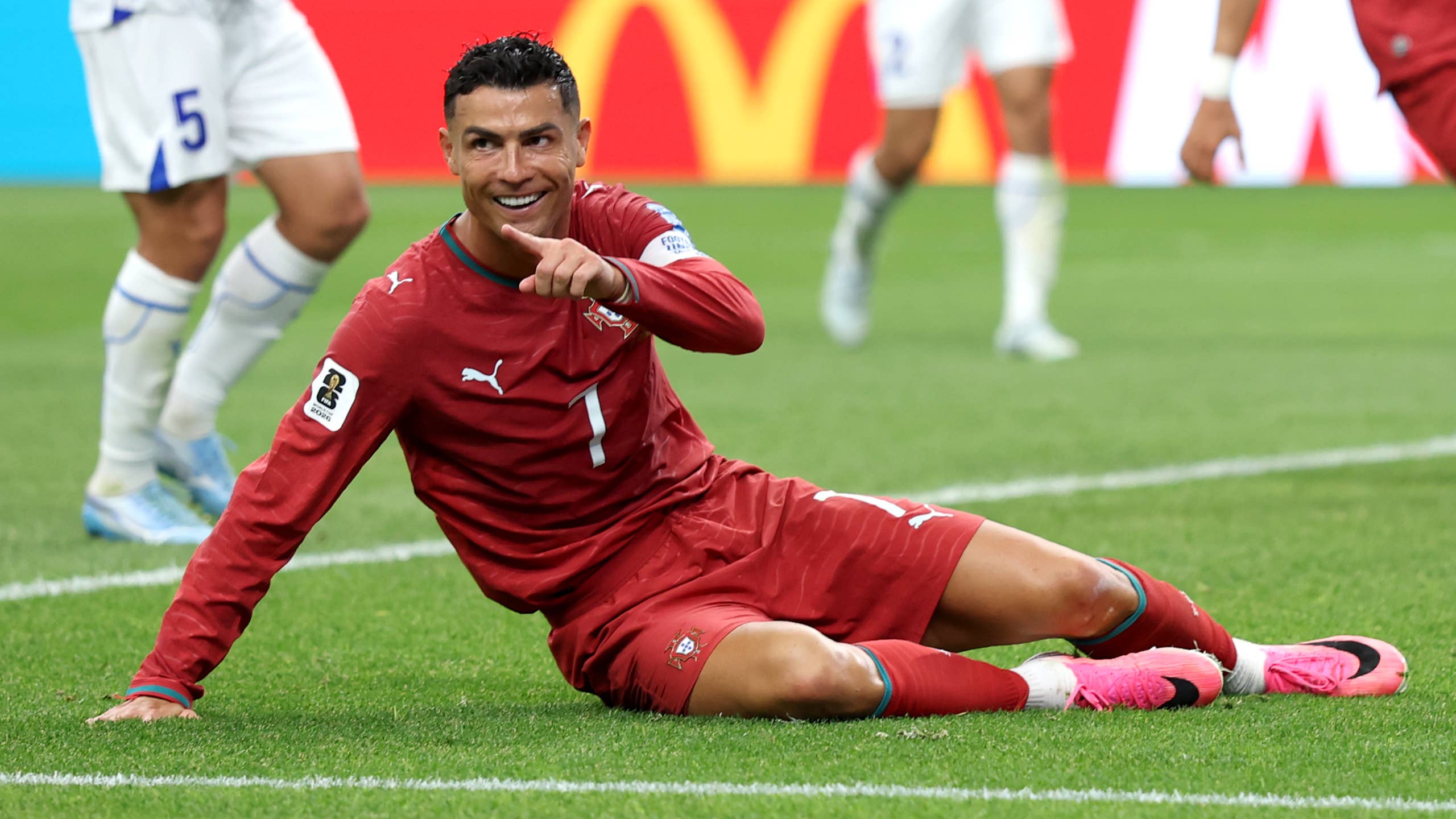2560x1440 At Cristiano Ronaldo Is Still Making World Cup History's Fitness