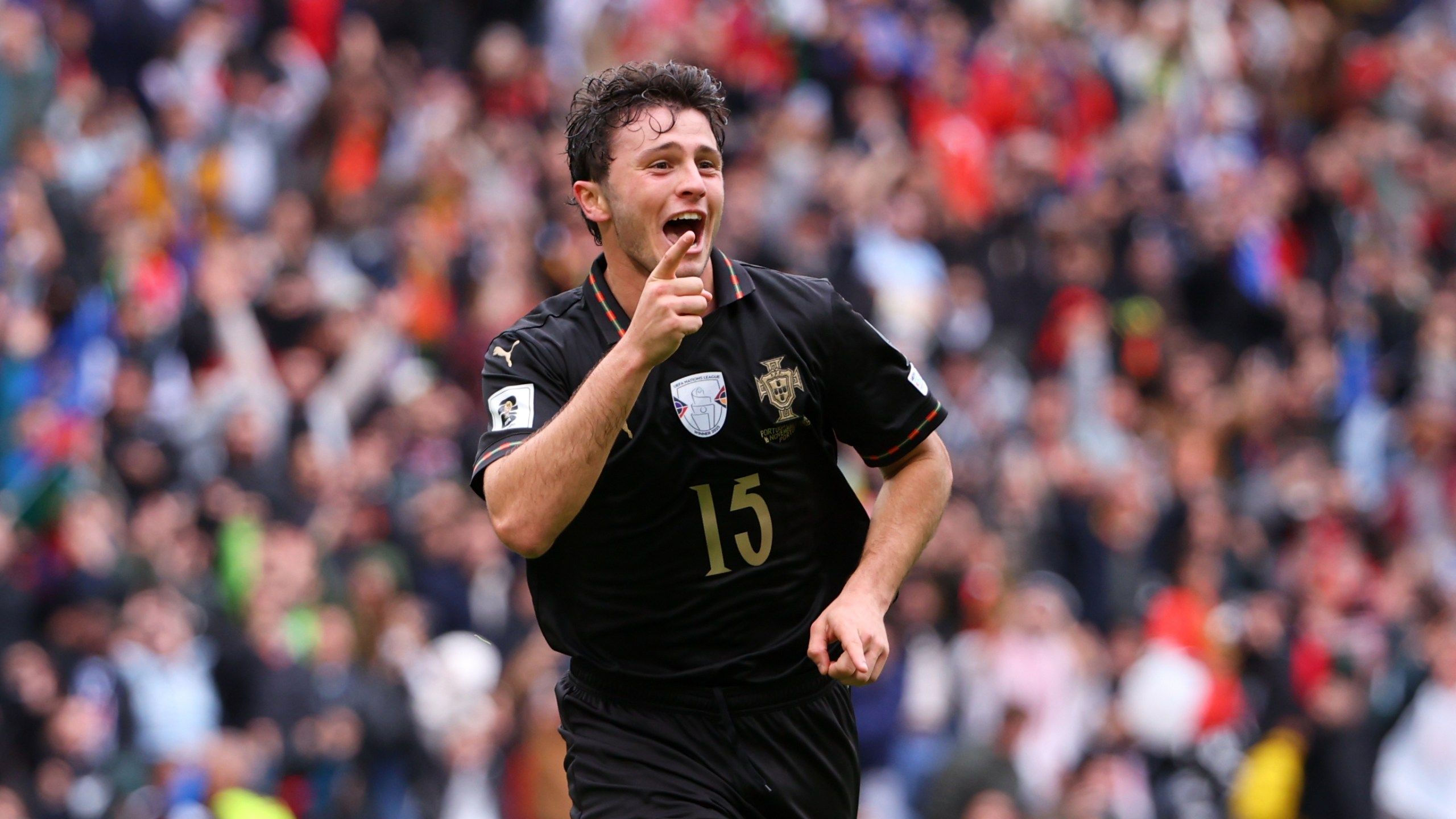 2560x1440 Cristiano Ronaldo set for record 6th World Cup, Italy in danger again and Ireland make playoffs