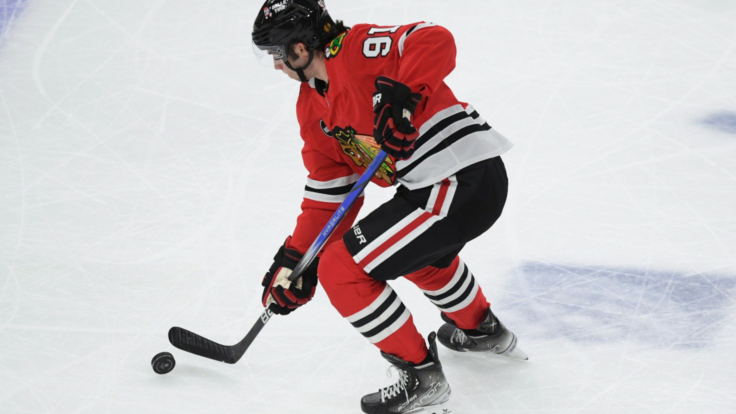 2560x1440 Seth Jarvis Leads Hurricanes Past Blackhawks 4 2 For 5th Straight Win