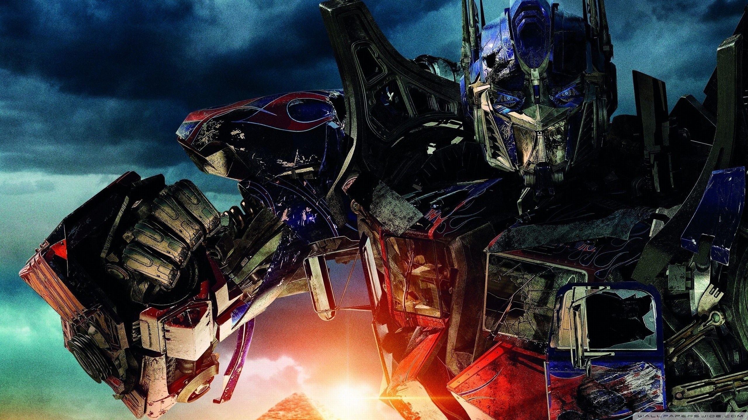 2560x1440 Optimus Prime Deskk Wallpaper
