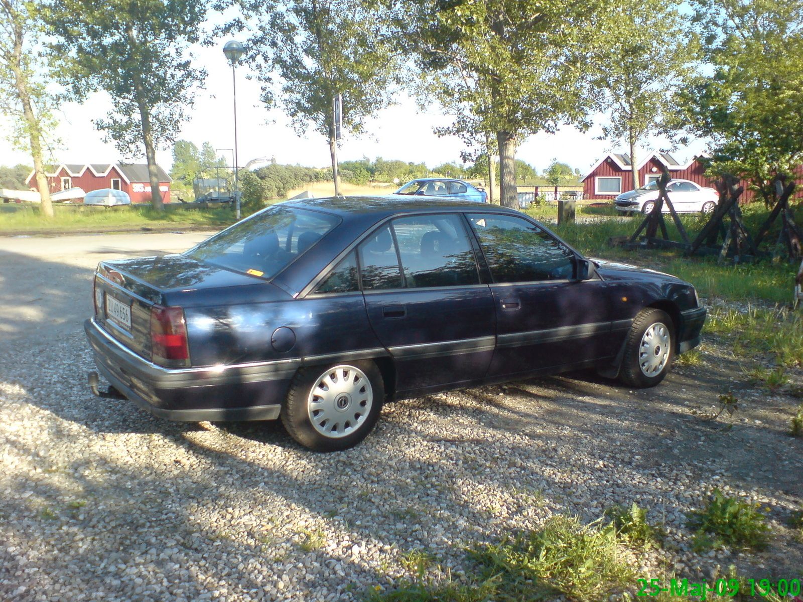 1600x1200 Opel Omega: Prices, Reviews & Picture