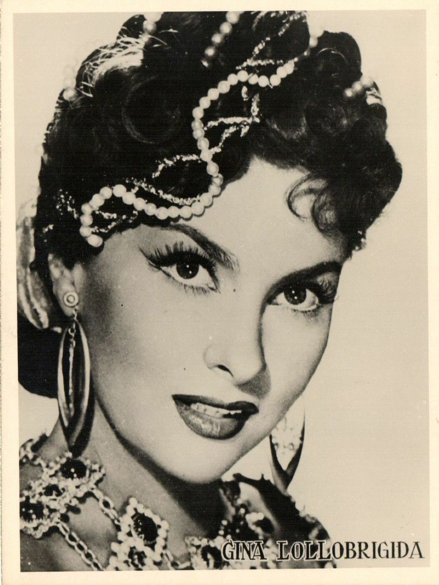 901x1200 PC GINA LOLLOBRIGIDA, MOVIE STAR, Vintage REAL PHOTO Postcard (b28810)