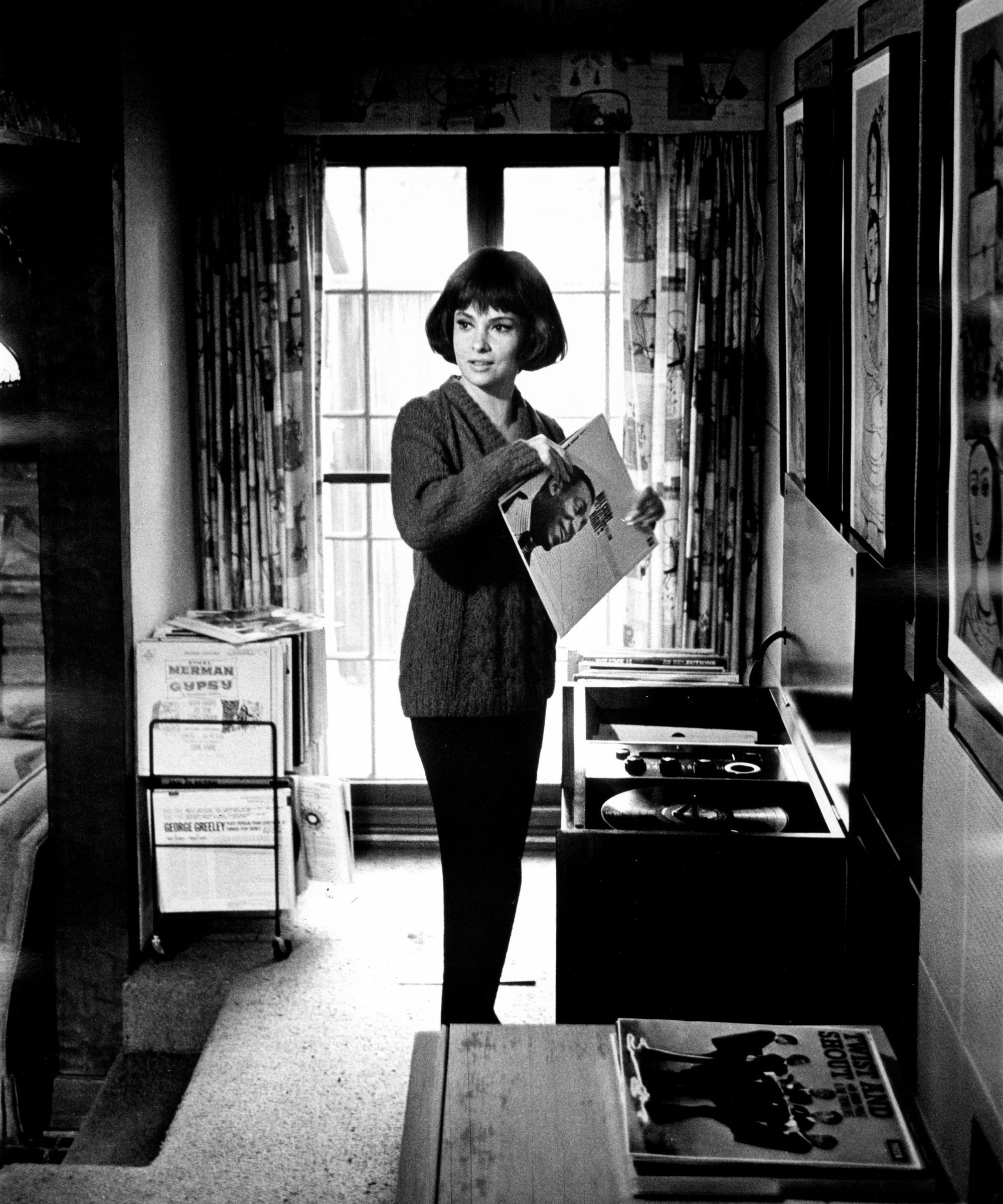 2000x2400 Gina Lollobrigida's '60s Living Room Embodied Retro Elegance. Homes and Gardens