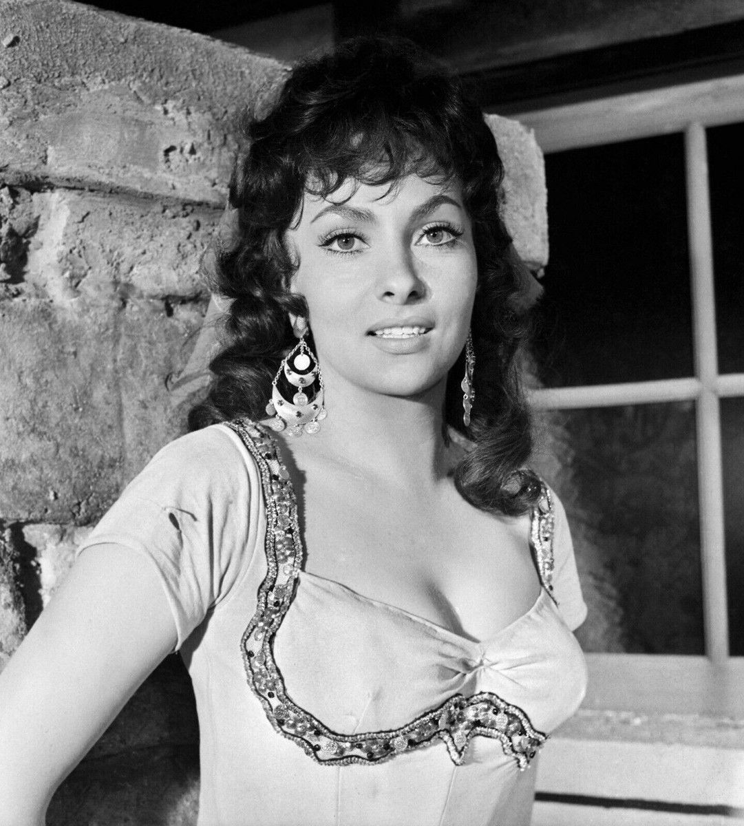 1081x1200 GINA LOLLOBRIGIDA 8X10 GLOSSY PHOTO PICTURE