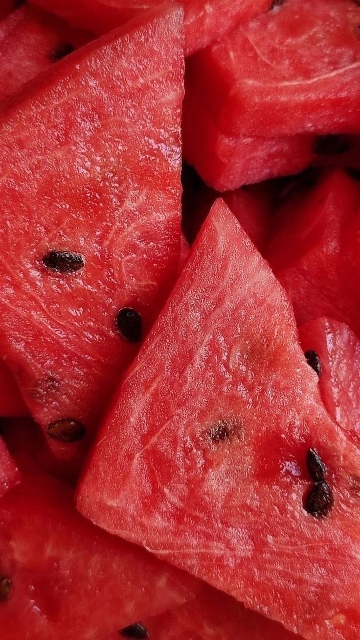 736x1307 Refreshing Watermelon Slices with Black Seeds. Cibo, Fotografia di frutta, Anguria