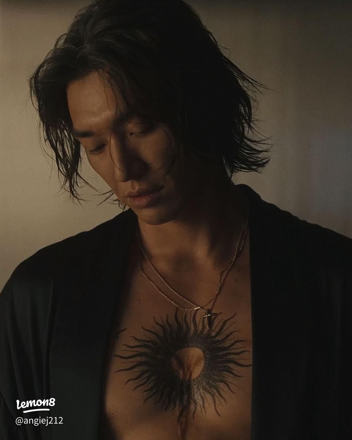 1200x1500 Kim Young Kwang's Moon Baek: Long Hair & Trigger Tattoo Revealed!