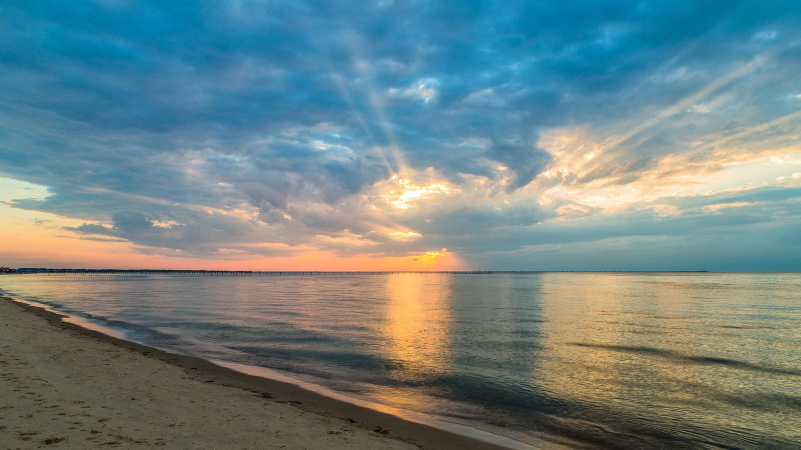 1600x900 Virginia Beach Sunset. Nice clouds over Chesapeake Bay