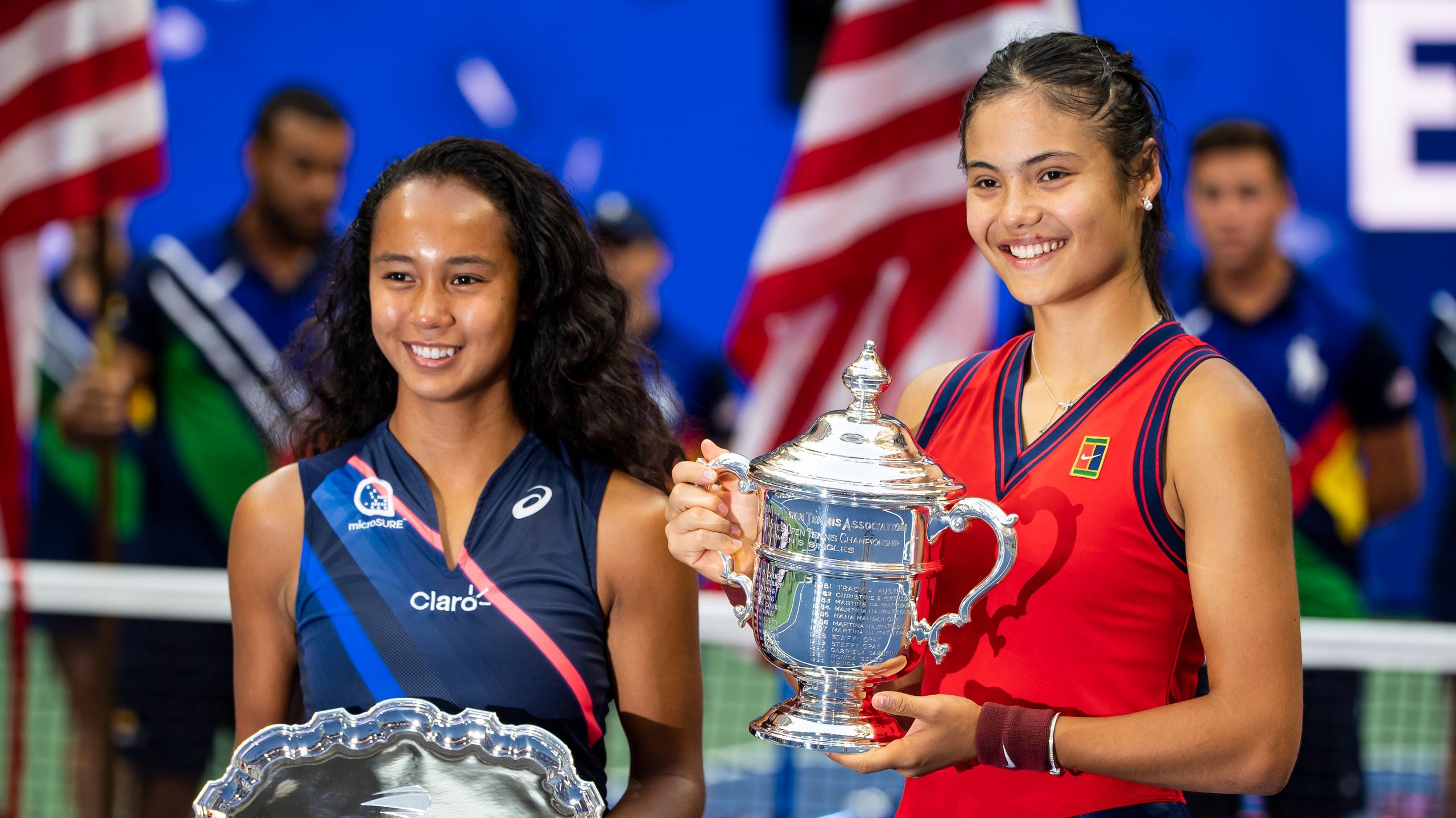 2560x1440 Emma Raducanu Defeats Leylah Fernandez in History Making US Open Women's Single Final