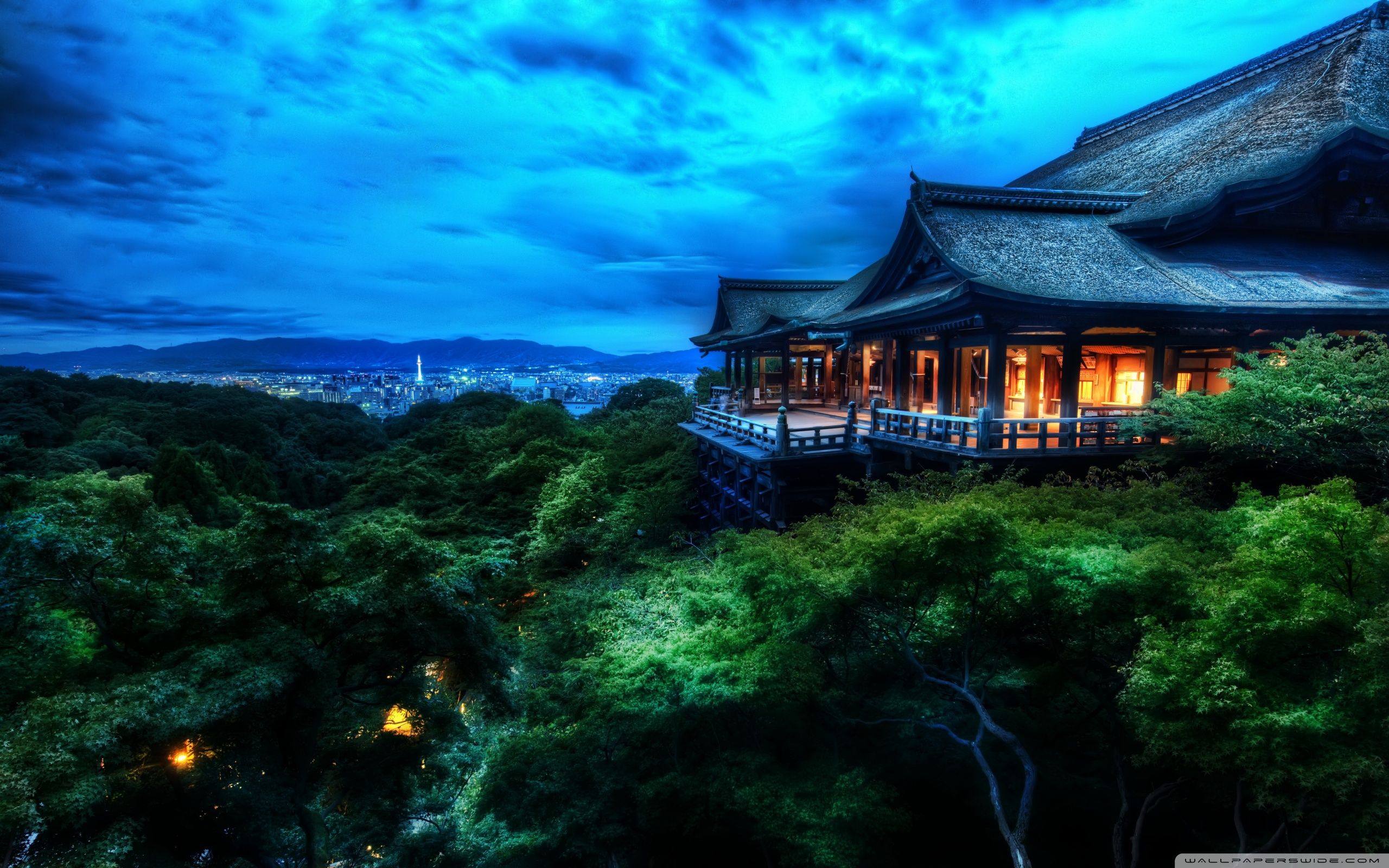 2560x1600 Kyoto, Japan At Night 4K UHD Wallpaper for UltraHD Desktop and TV : Dual Monitor : Smartphone and Tablet Devices