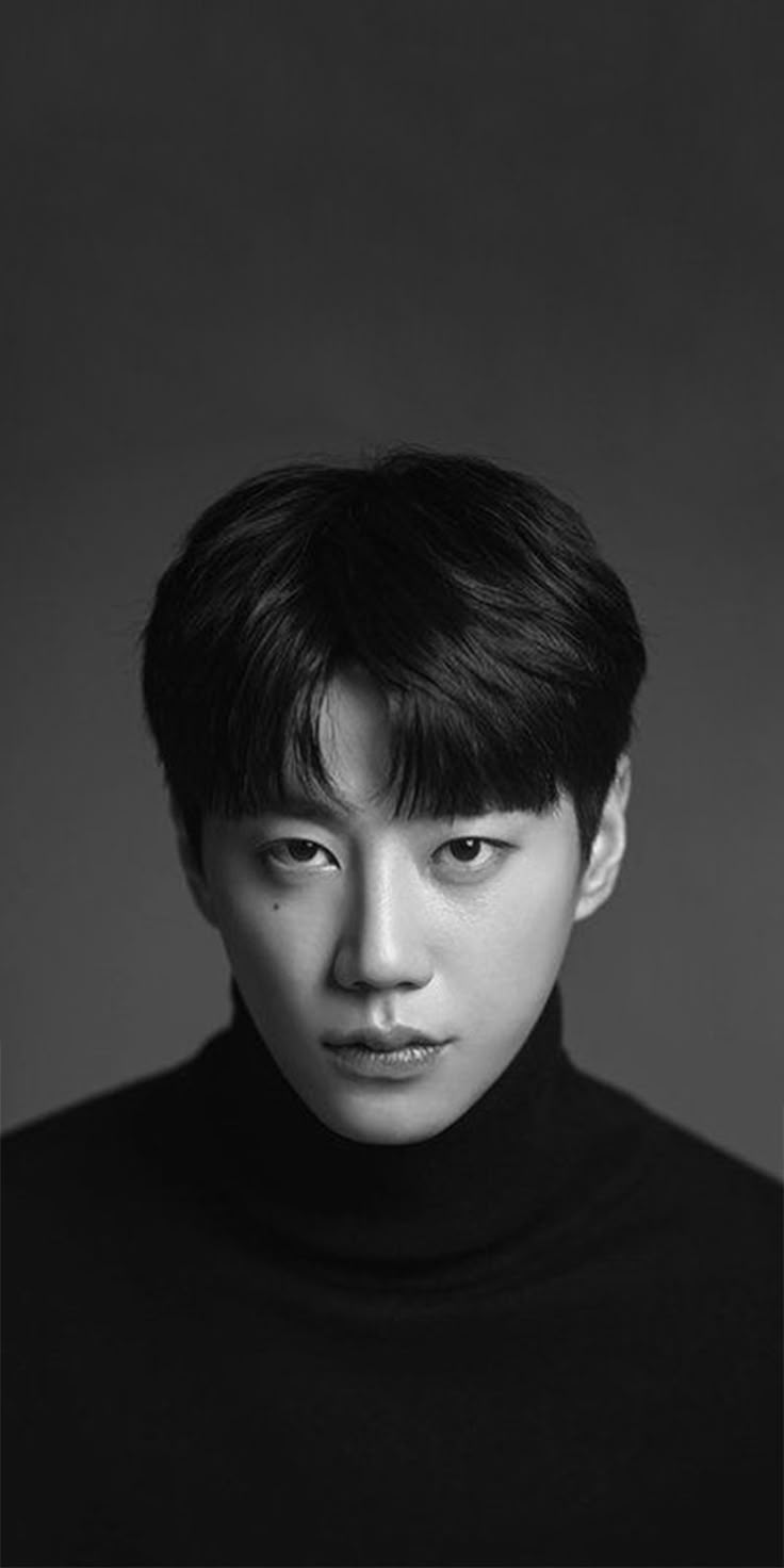 736x1472 Lee Jun Young