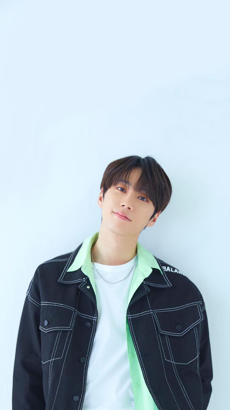 736x1309 Lee JunYoung