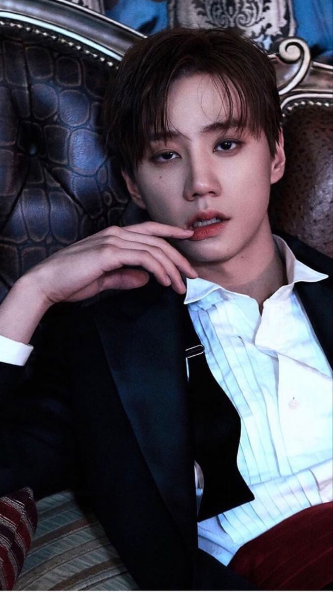 675x1200 lee Jun Young