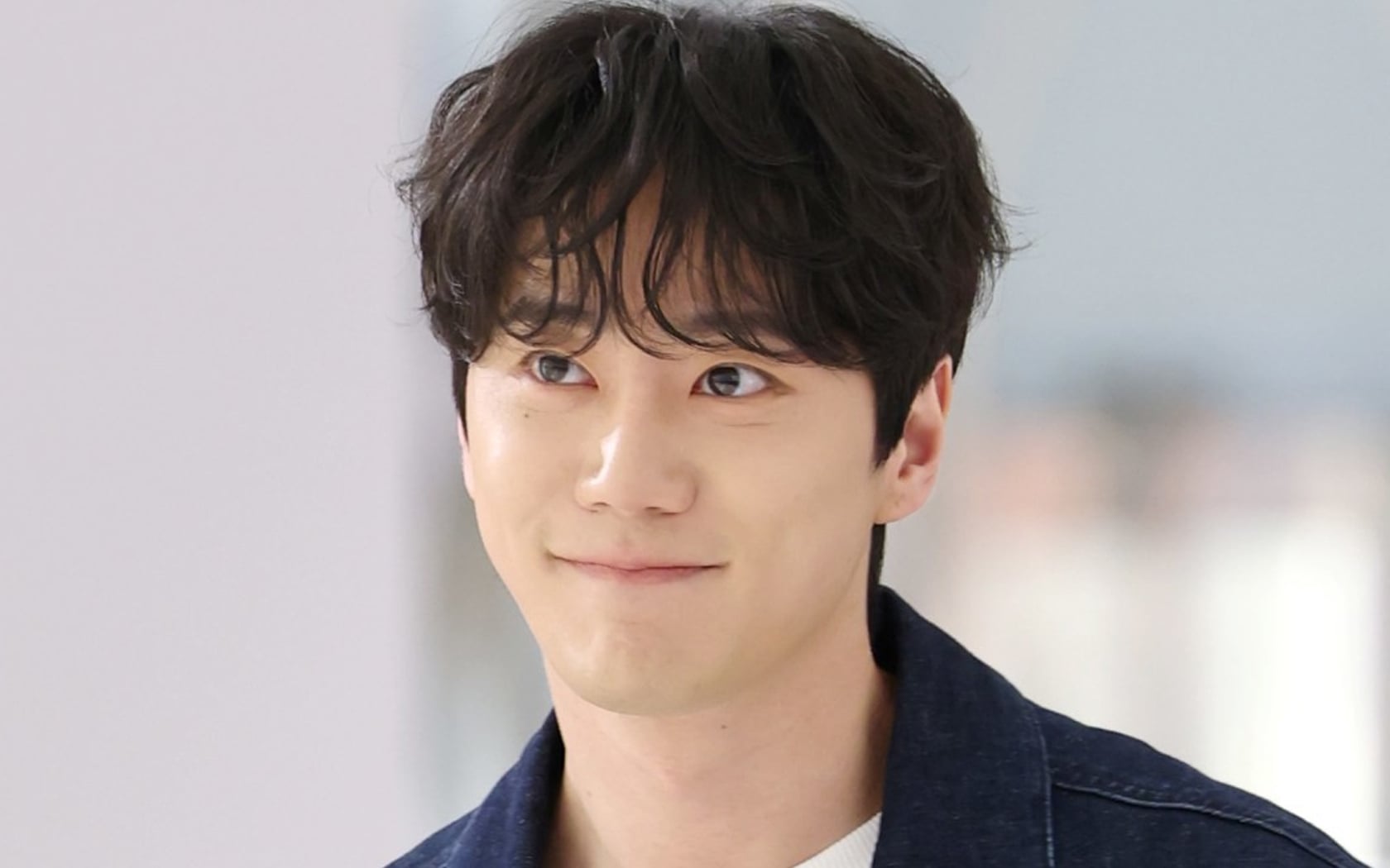 1680x1050 Lee Jun Young announces military enlistment through handwritten letter to fans