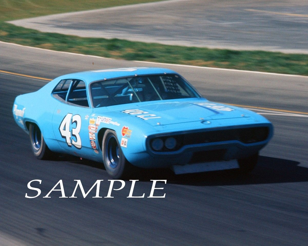 1200x960 RICHARD PETTY 1971 PLYMOUTH RACING AT DAYTONA SPEEDWAY 8X10 GLOSSY PHOTO #R3