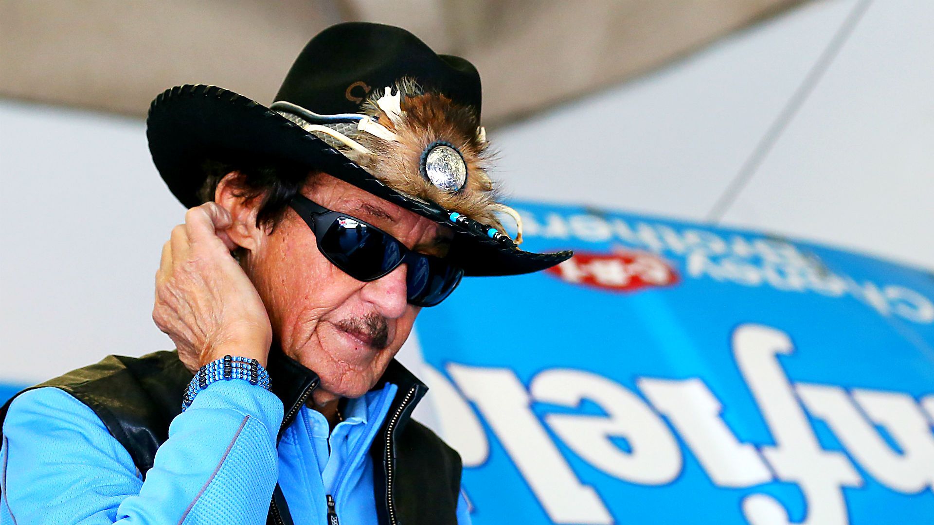 1920x1080 Richard Petty: Matt Kenseth crossed line in retaliating against Joey Logano