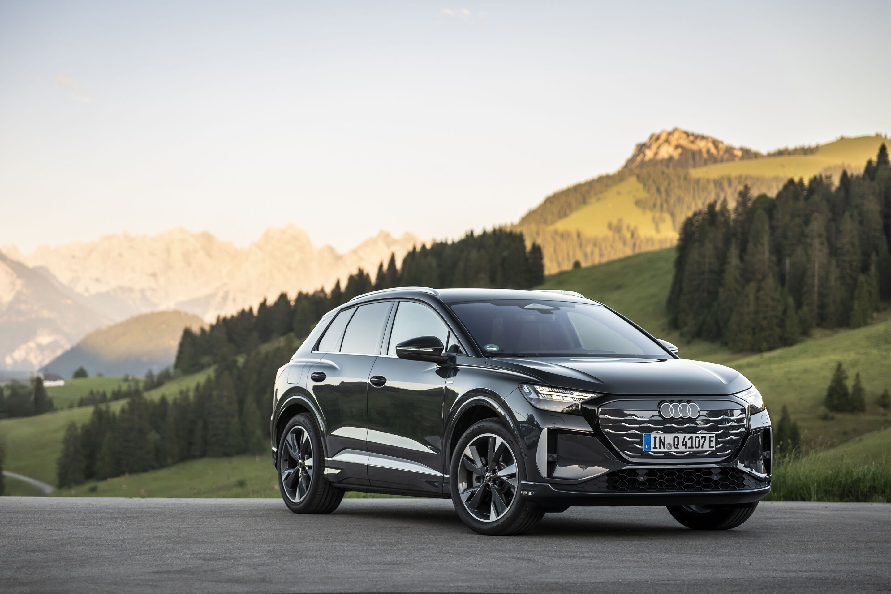 2880x1920 Audi Q4 SUV E Tron