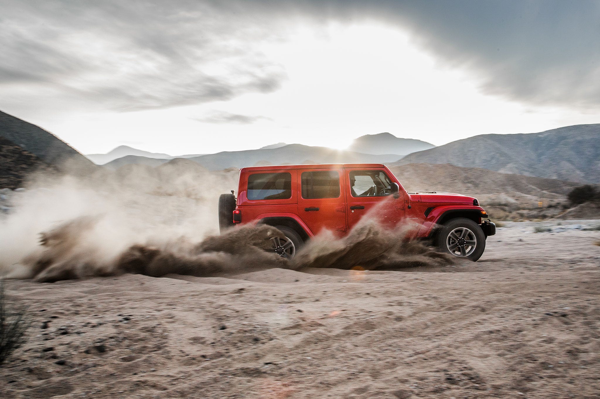 2048x1360 Jeep Wrangler Unlimited Sahara First Test: Duality