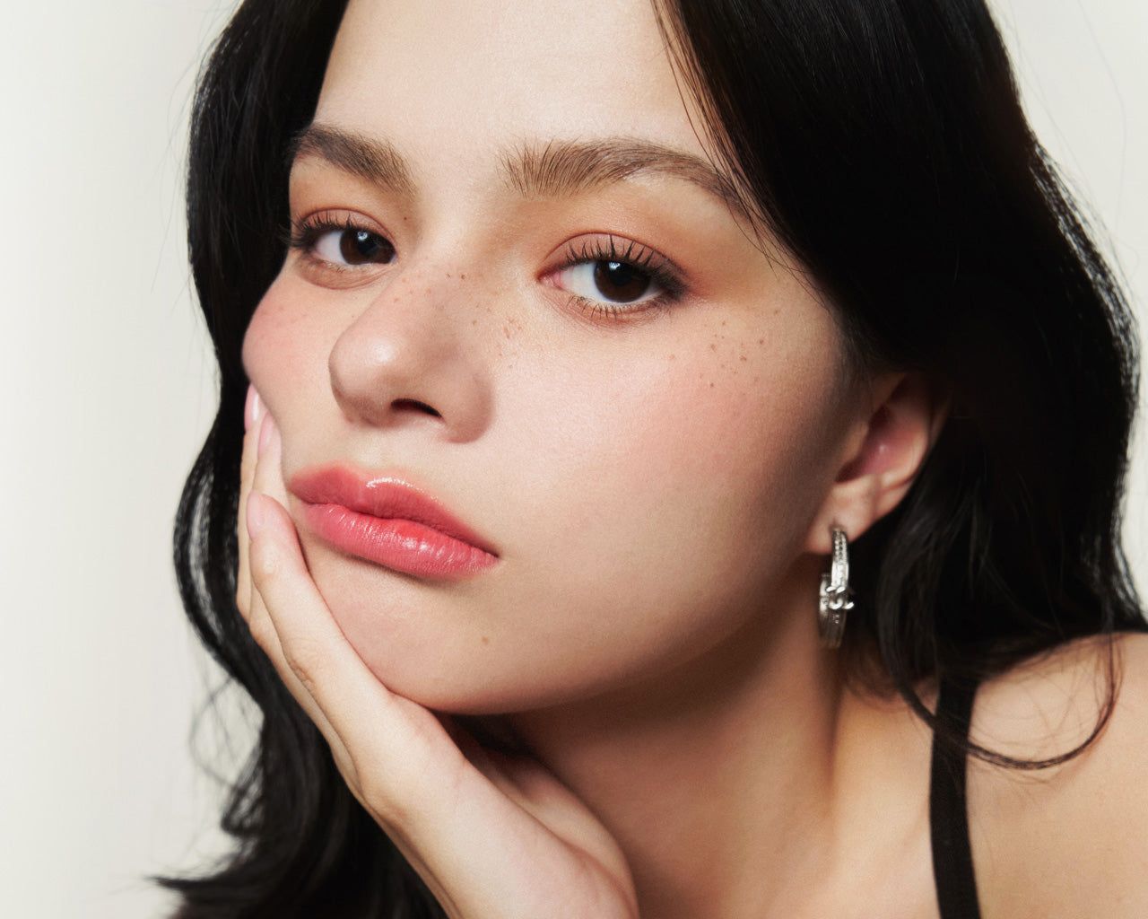1280x1024 Becky Armstrong Reveals Her Must Have From Chanel Beauty