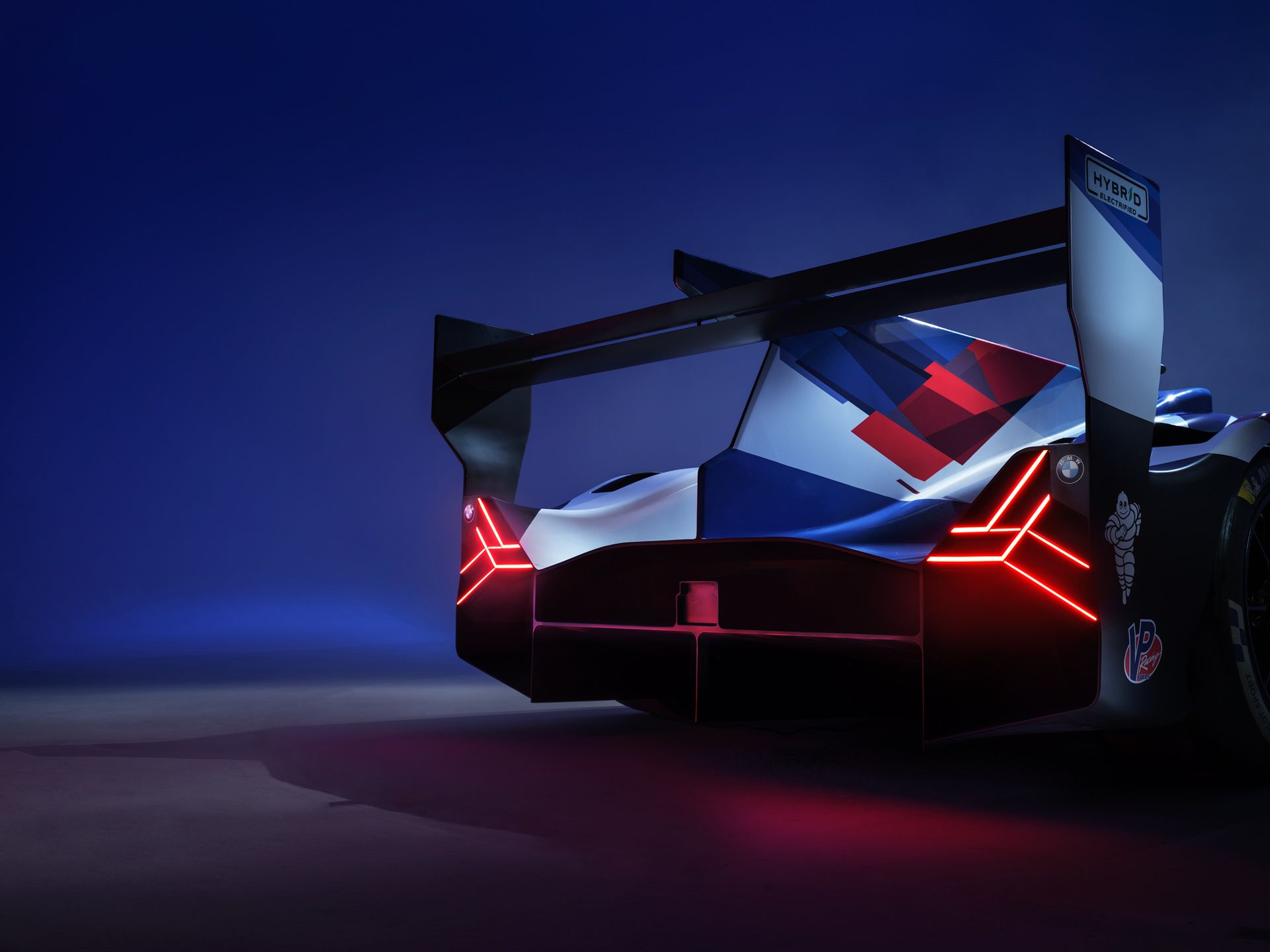 1920x1440 BMW M Hybrid V8 Revealed In Full Motorsport Livery And A Larger Than Life Illuminated Grille