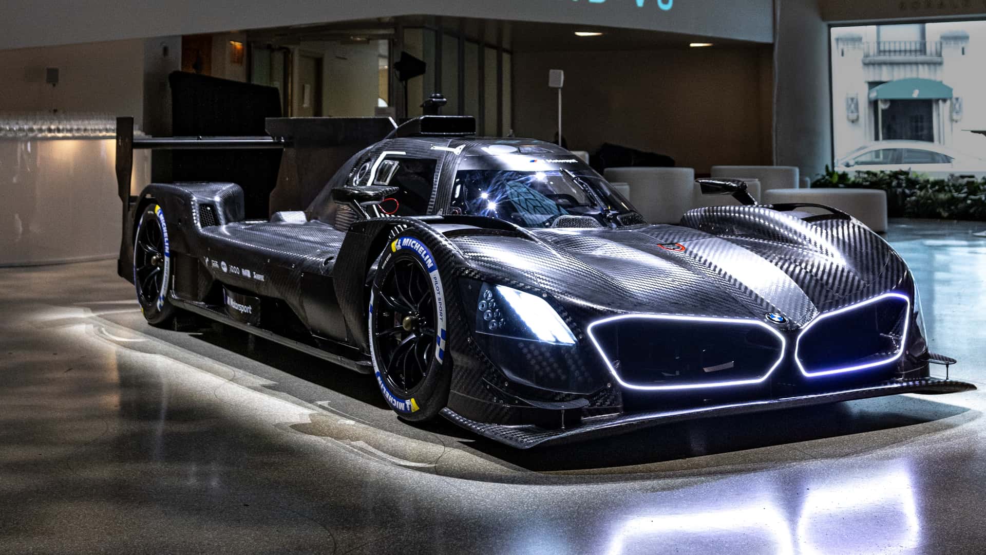 1920x1080 BMW M Hybrid V8 With Naked Carbon Body Is Automotive Nudity At Its Finest