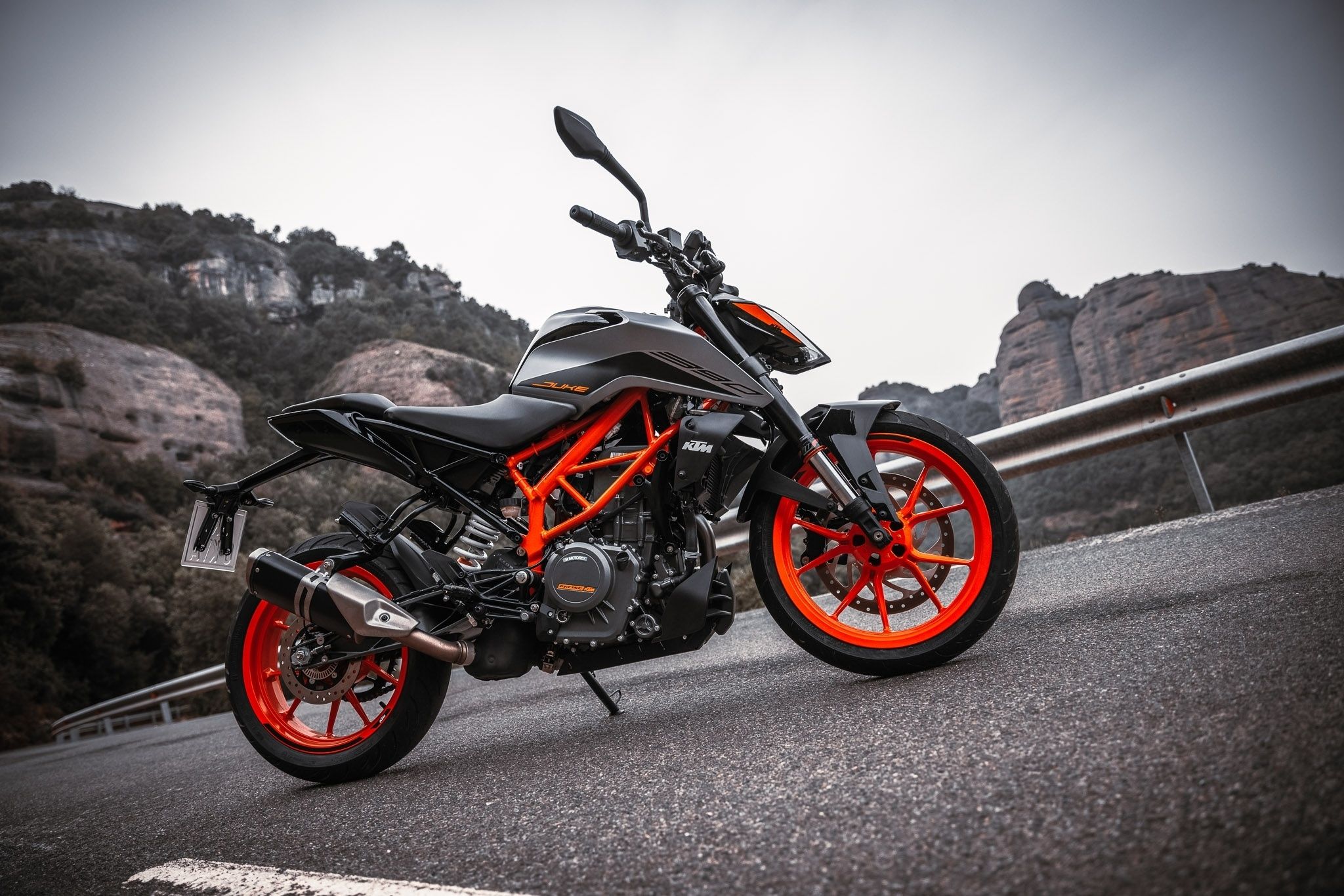 2048x1366 KTM 390 Duke Wallpaper