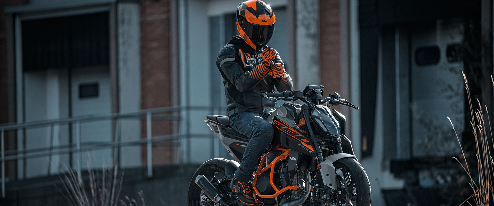 1920x800 KTM 390 DUKE CORNER ROCKET