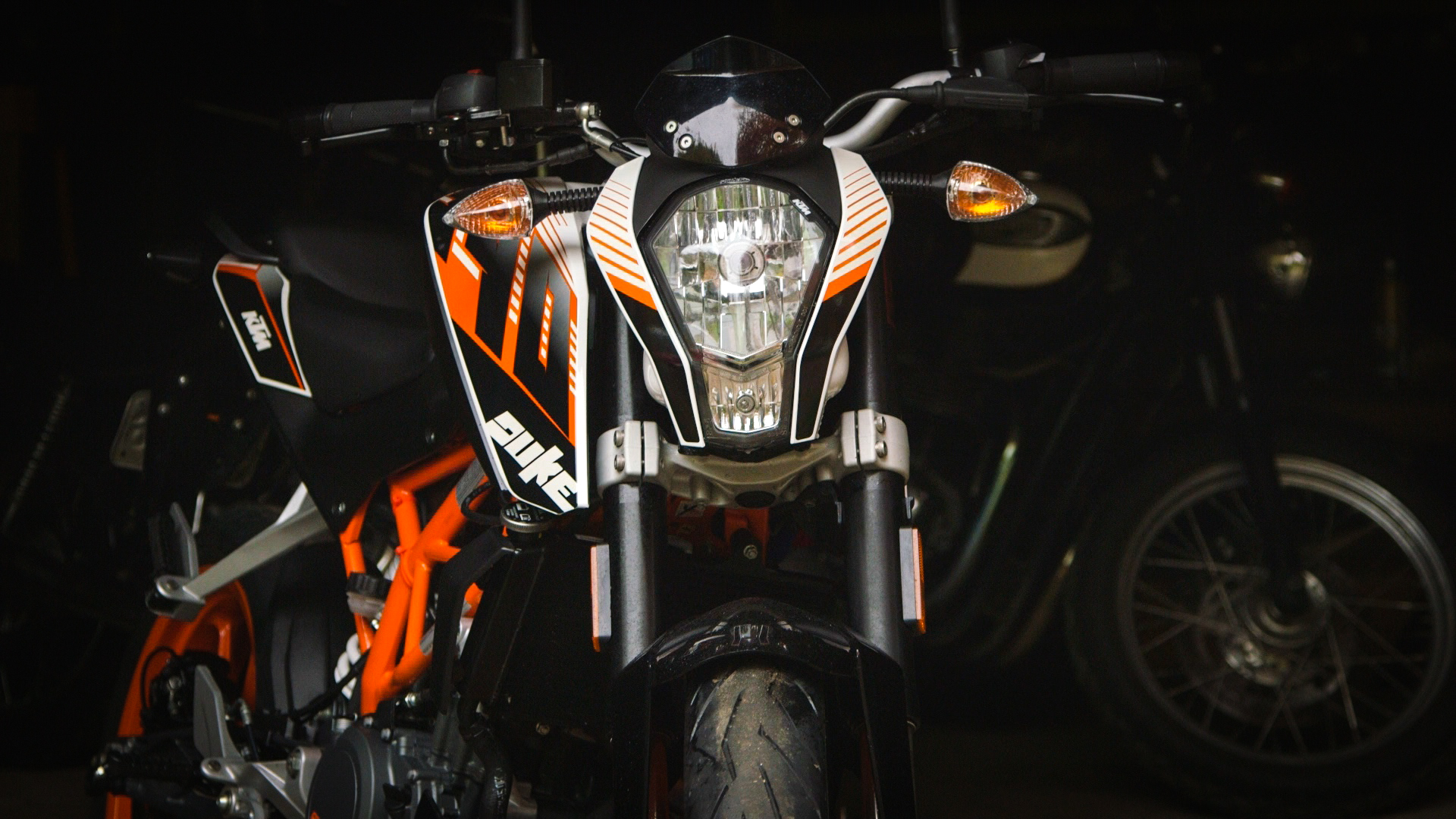 1920x1080 KTM 390 Duke Review