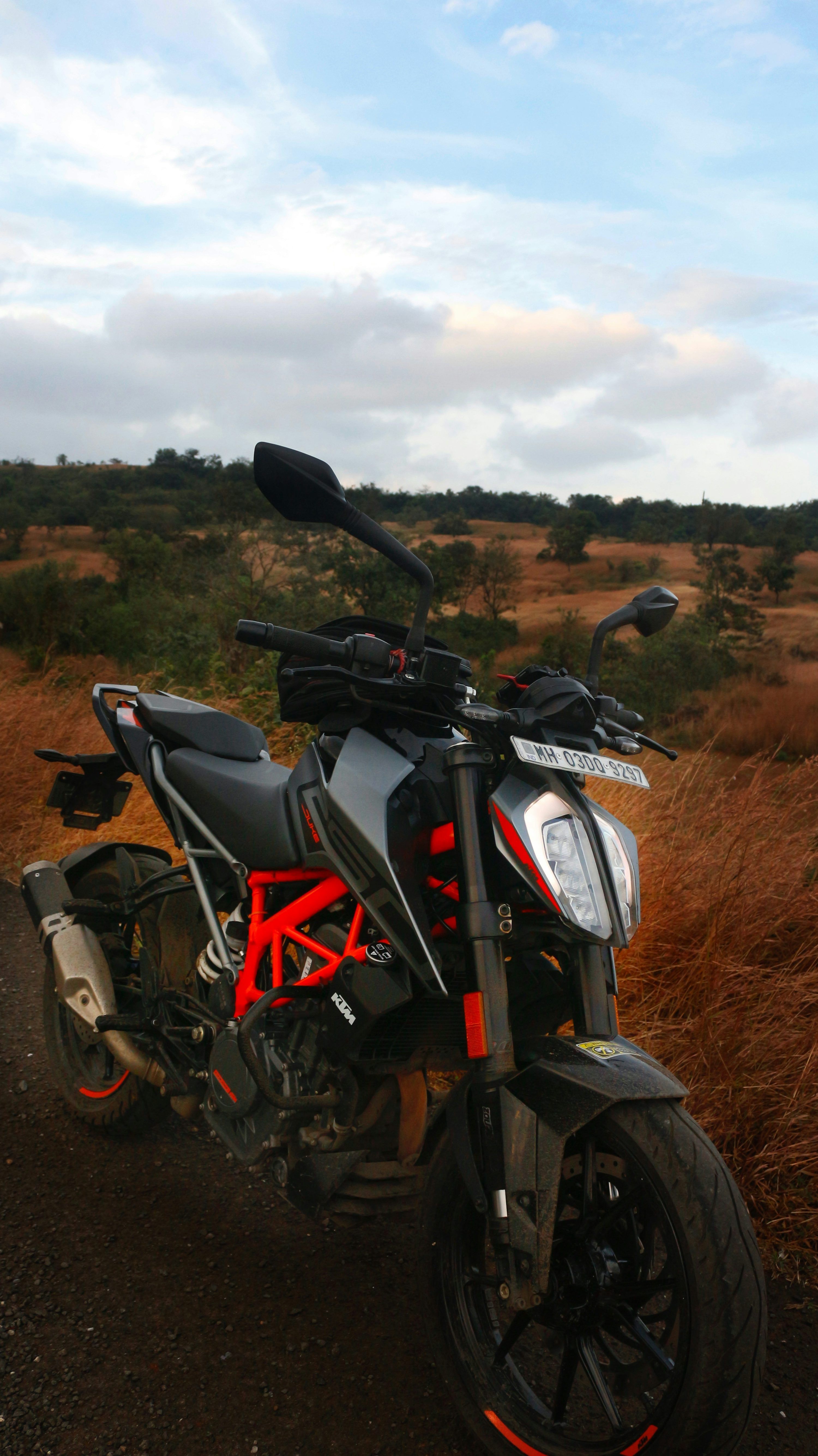 3000x5341 Duke 390 Picture. Download Free Image