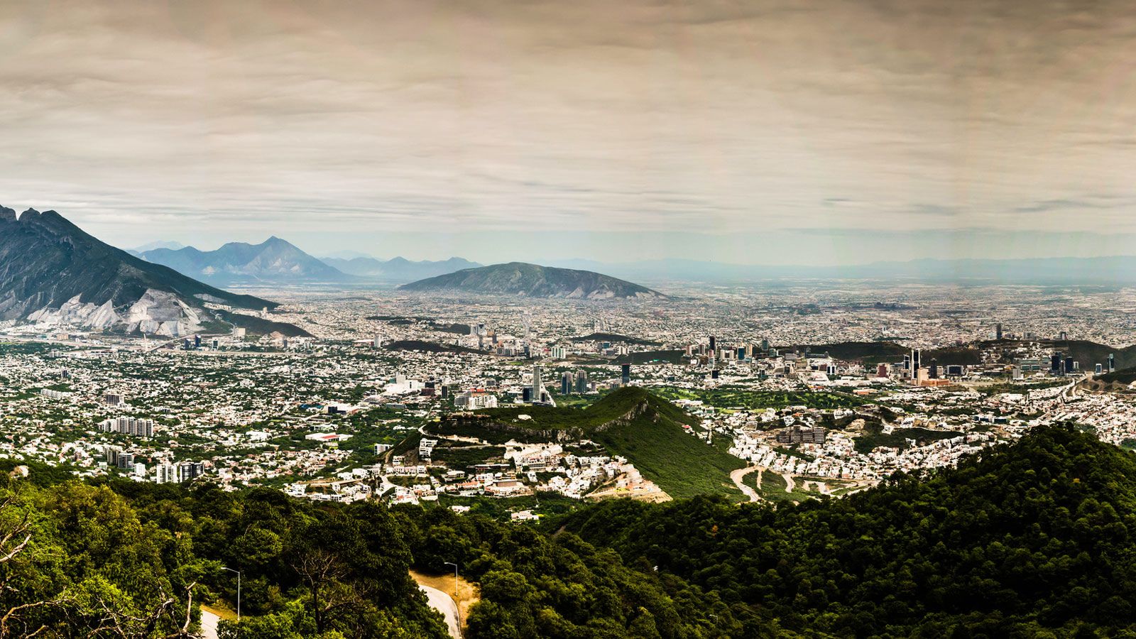 1600x900 Discover the Magic of Monterrey