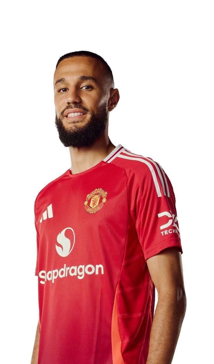736x1251 Noussair Mazraoui.(3)