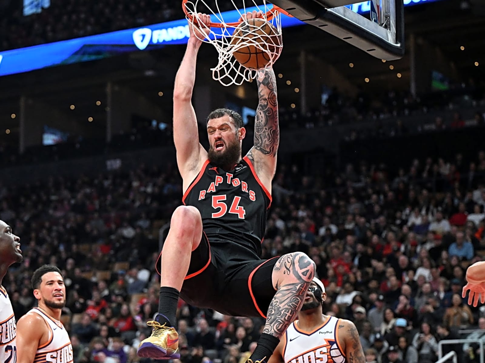 1600x1200 Toronto Must Keep Sandro Mamukelashvili for Ideal Offense