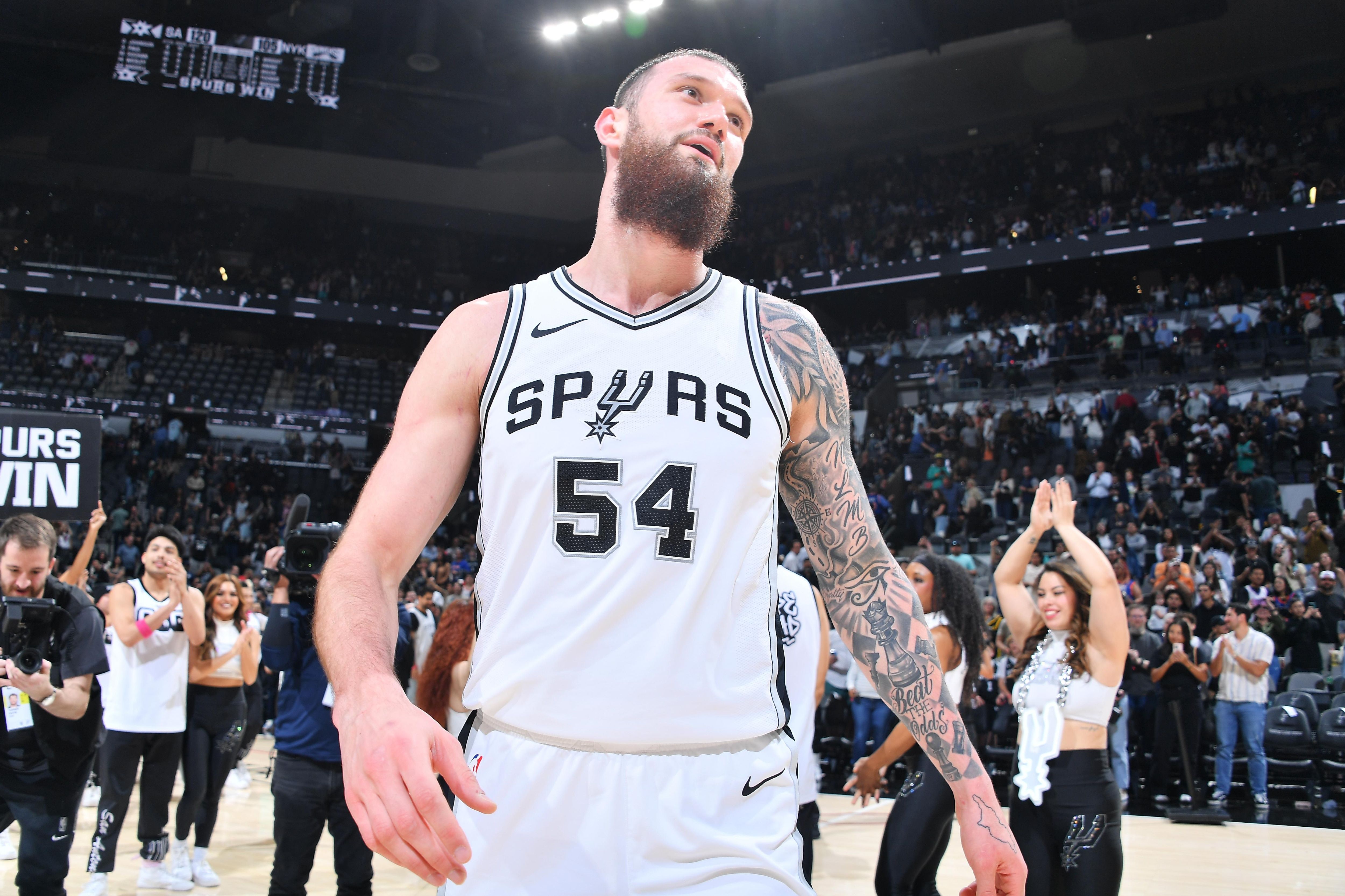 5000x3333 Spurs' Sandro Mamukelashvili Sets NBA Record With 34 Points in 19 Minutes vs. Knicks
