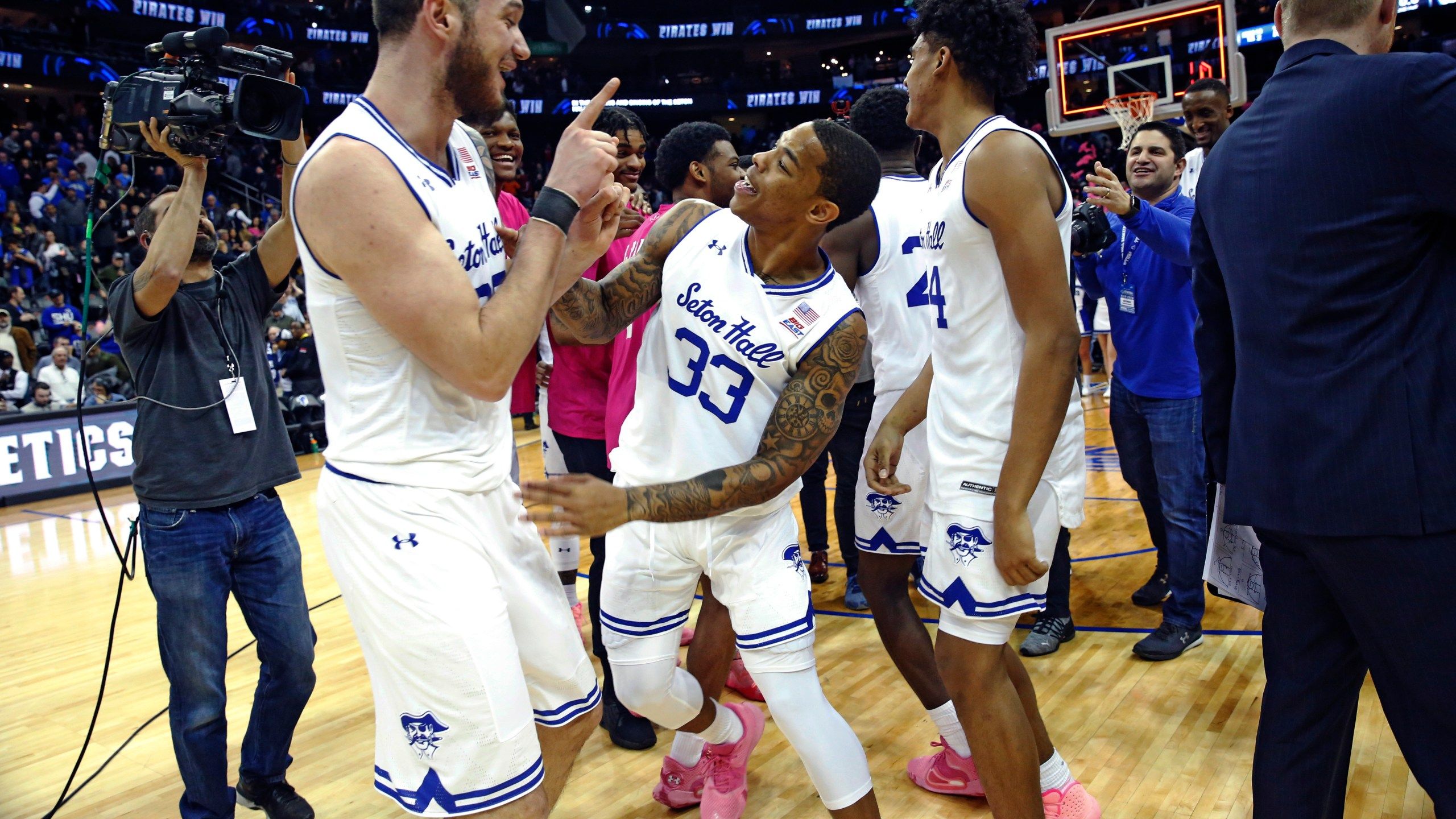 2560x1440 Mamukelashvili shot at buzzer lifts Seton Hall over Butler. WRIC ABC 8News