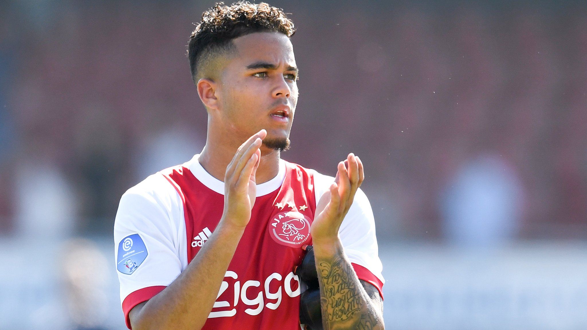 2048x1152 Justin Kluivert: Roma sign Ajax winger for initial £15.16m