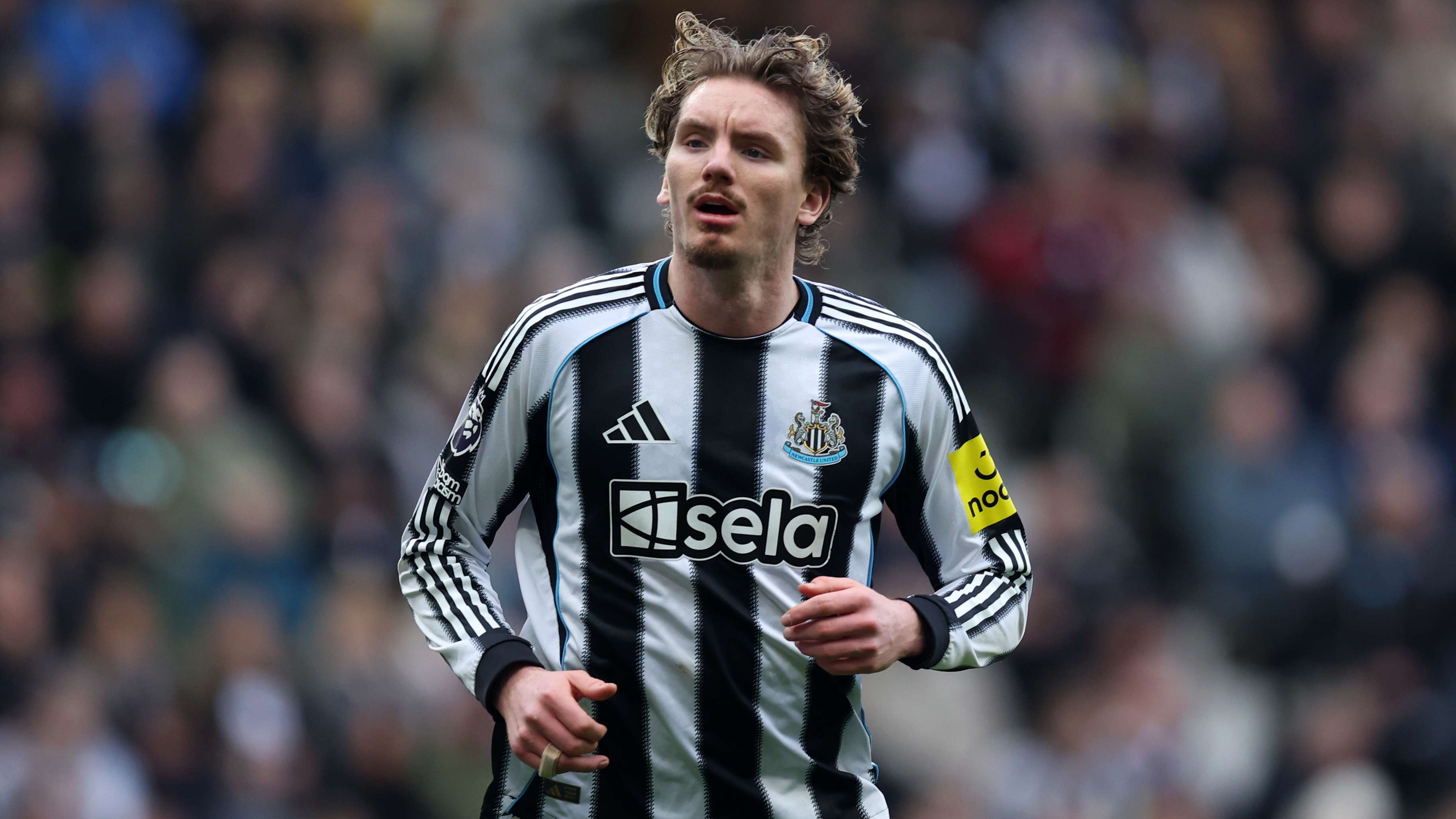 3655x2056 Eddie Howe tells Nick Woltemade what he has to do to earn 'loads more minutes' as German media grill Newcastle boss on striker's lack of football
