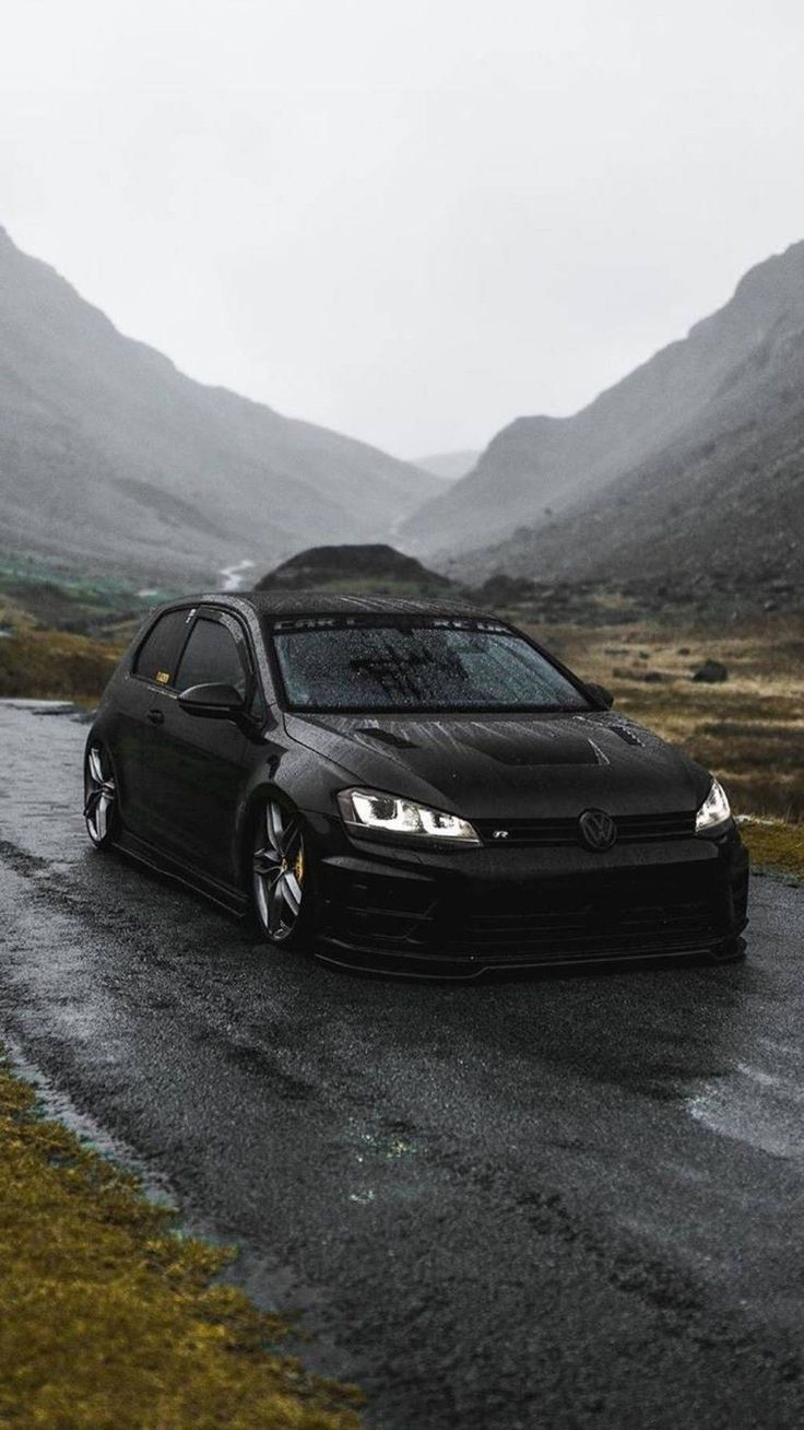 736x1308 Golf R Black