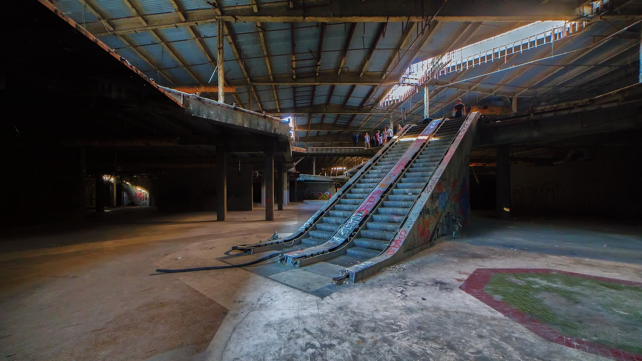 2048x1152 What Happens To A Shopping Mall After It Dies?
