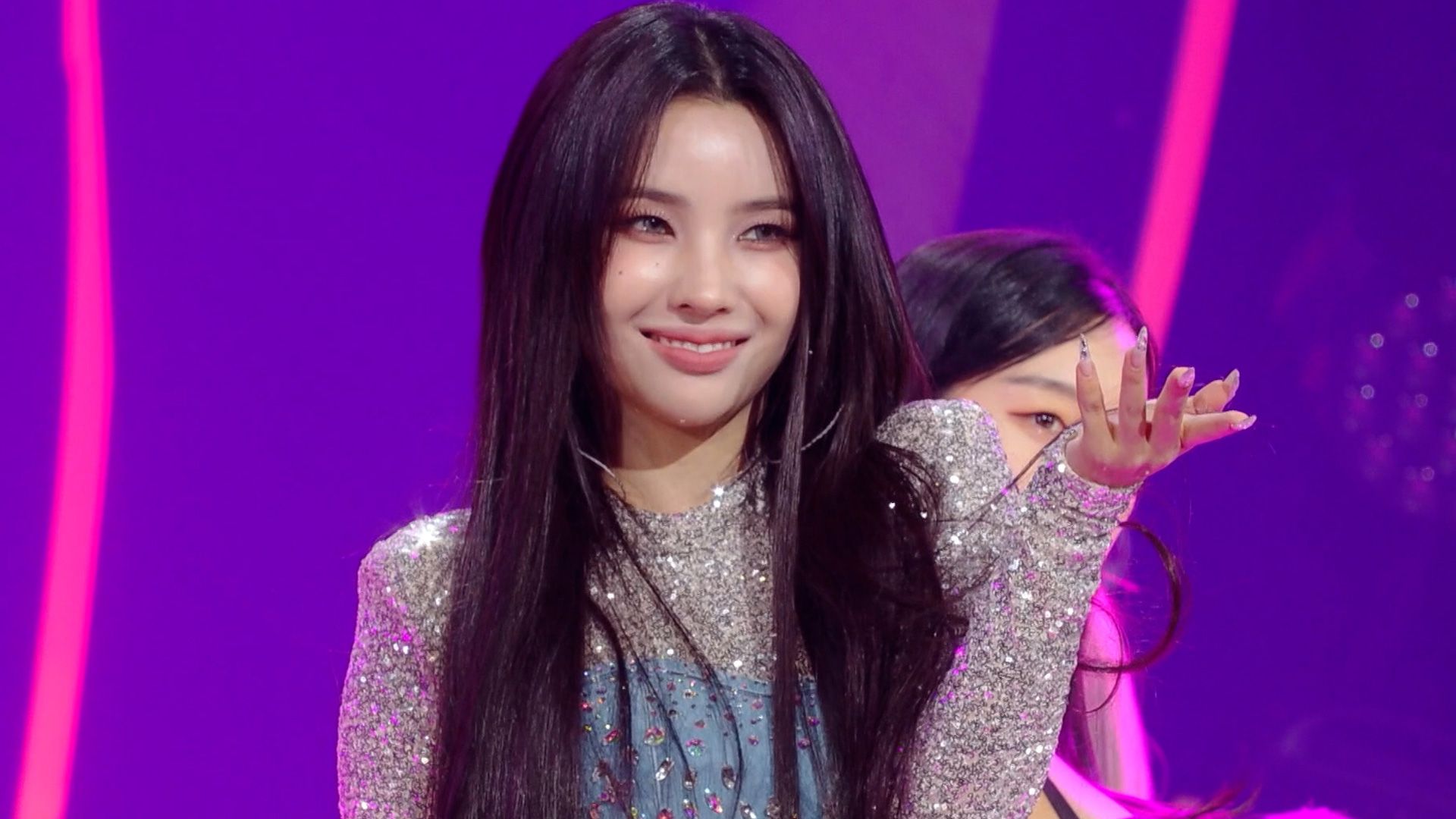 1920x1080 Watch The Seasons: Red Carpet with Lee Hyo Ri