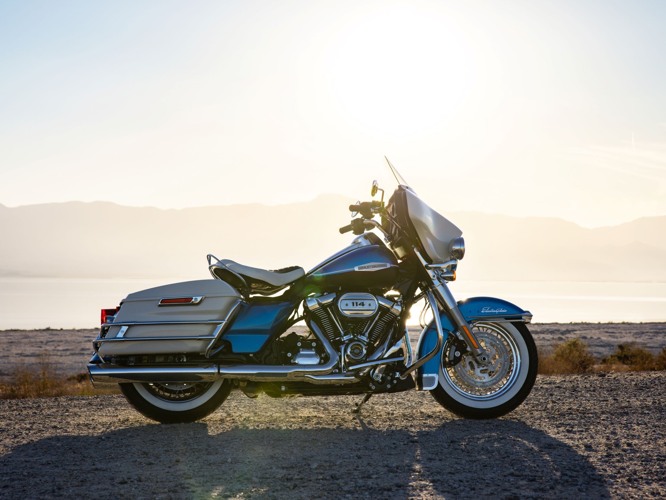 2308x1732 Harley Davidson Revives Its Icon: The Electra Glide Rides Again