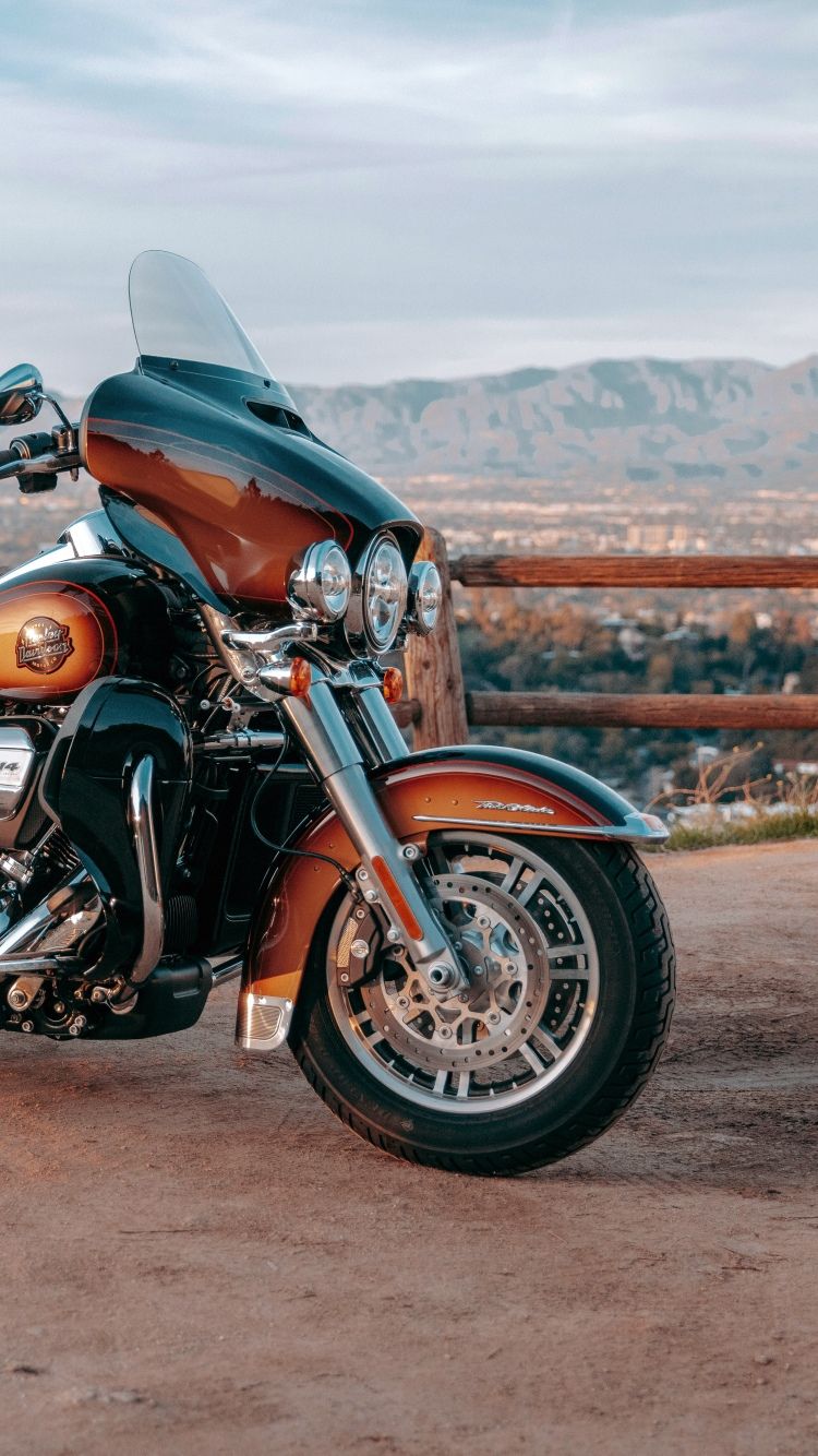 750x1334 Harley Davidson FLHTCUTG Tri Glide Ultra Wallpaper 4K, 8K, 2025