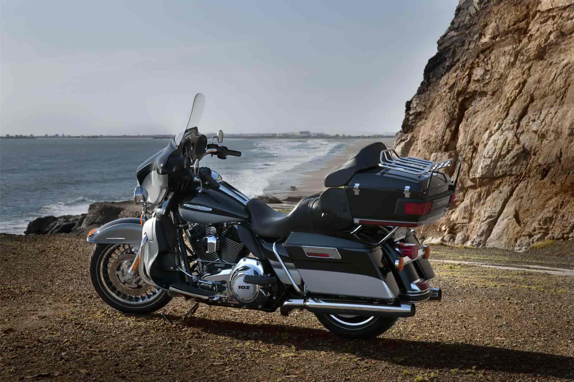 2000x1333 Harley Davidson FLHTK Electra Glide Ultra Limited Review